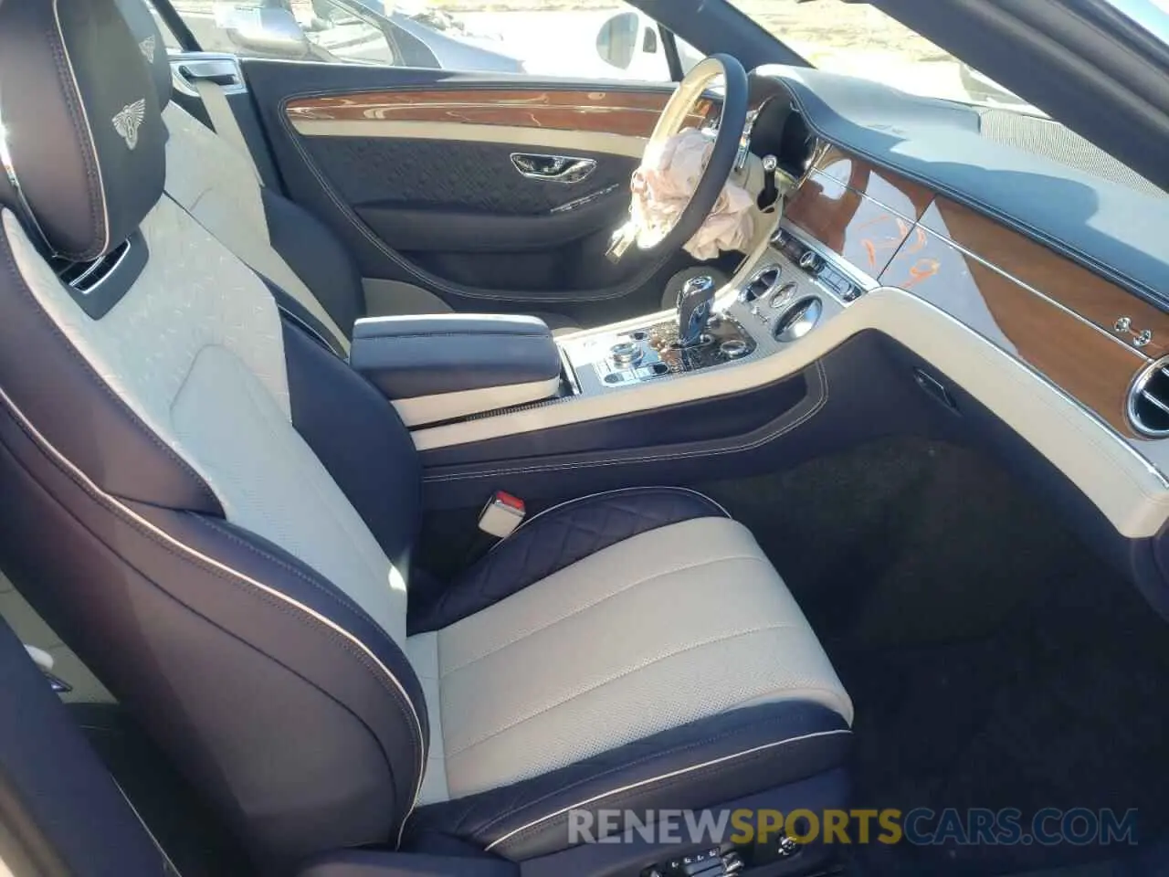 5 fotografías del automóvil dañado SCBDG4ZG4NC092226 BENTLEY CONTINENTA 2022
