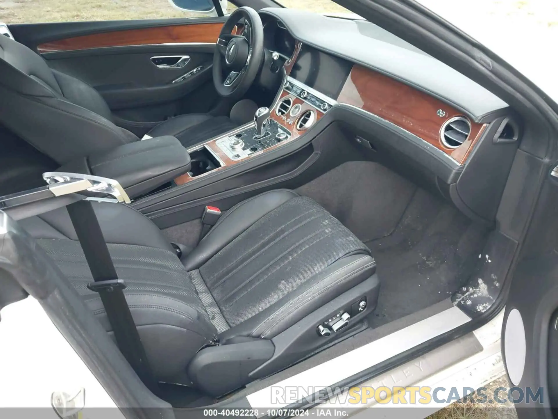 5 fotografías del automóvil dañado SCBDG4ZG7PC007222 BENTLEY CONTINENTAL GT 2023