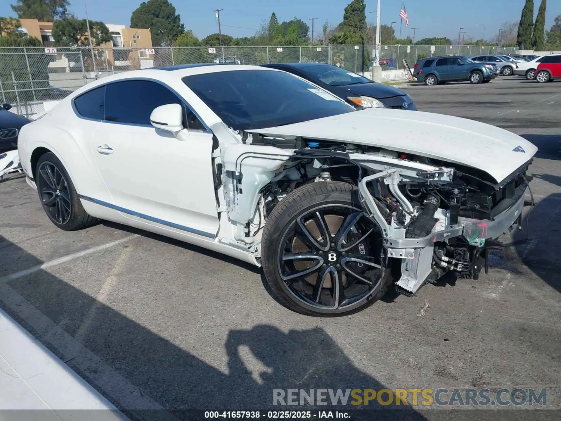 14 fotografías del automóvil dañado SCBCG2ZG4RC017077 BENTLEY CONTINENTAL GT 2024