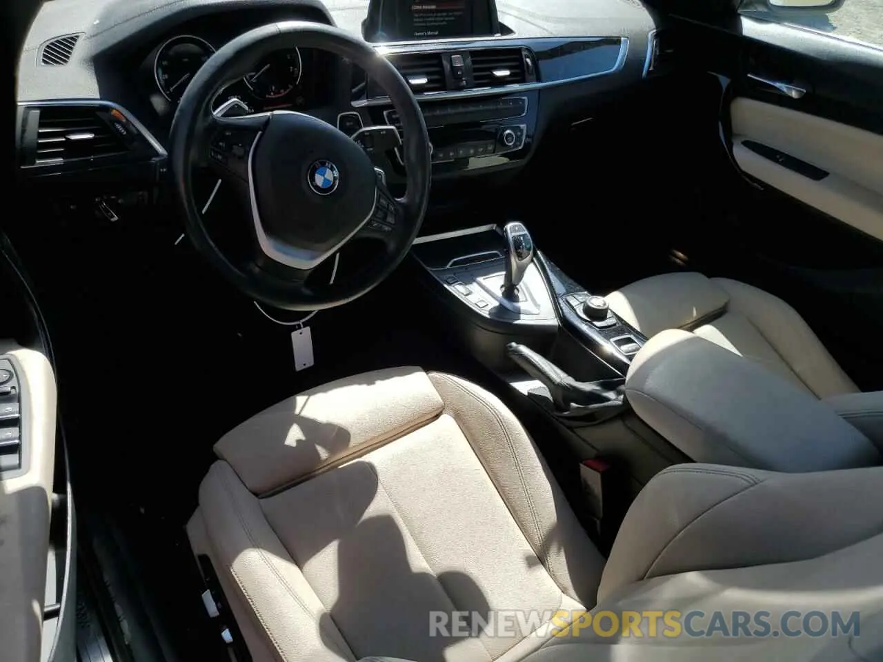 8 fotografías del automóvil dañado WBA2M7C04L7F61332 BMW 2 SERIES 2020