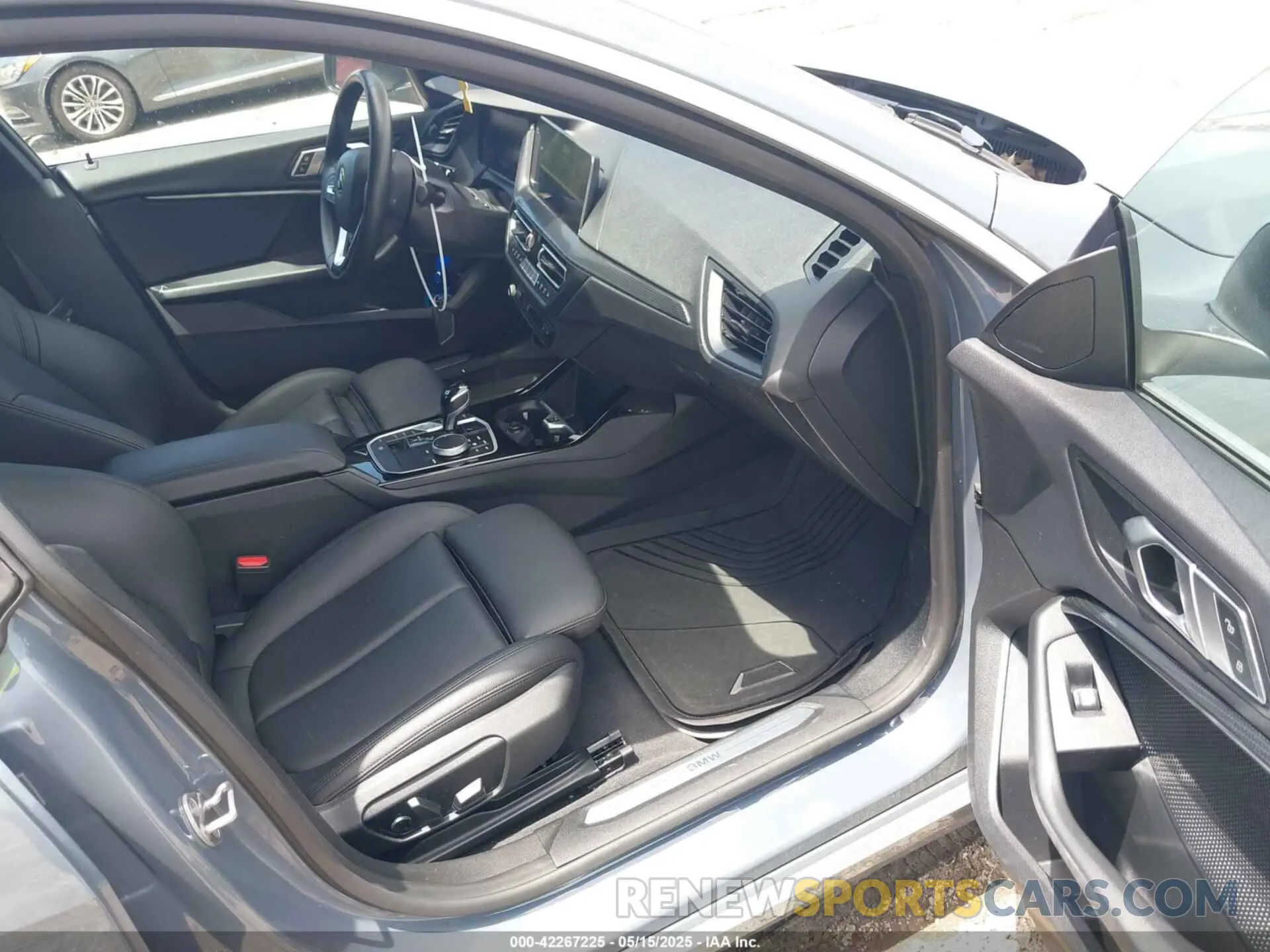 5 fotografías del automóvil dañado WBA53AK0XN7J89526 BMW 228 GRAN COUPE 2022
