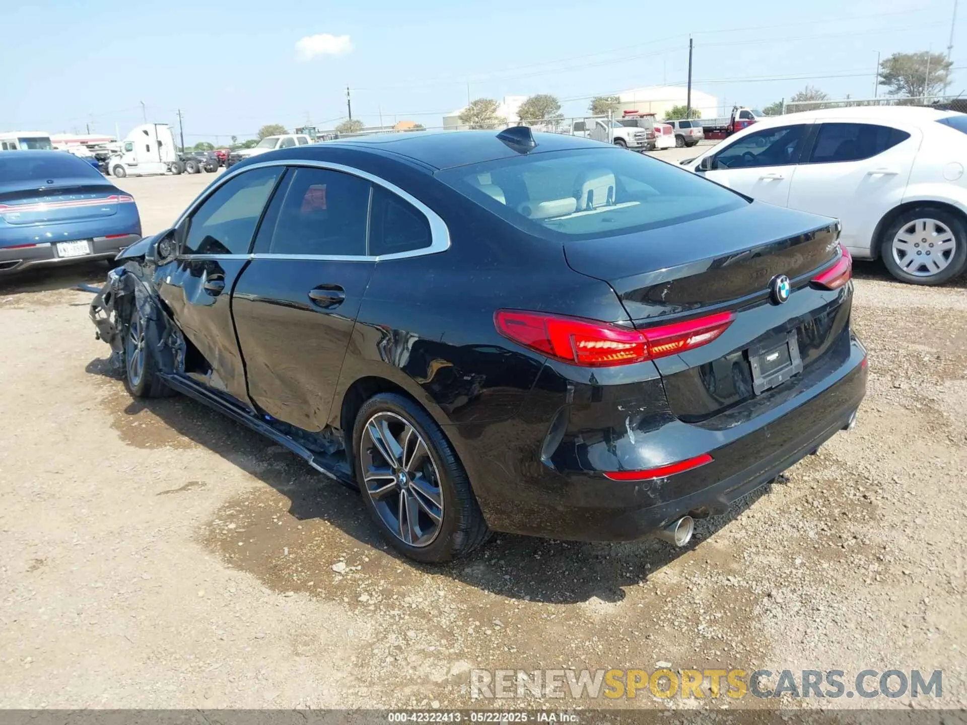 3 fotografías del automóvil dañado WBA53AK0XN7K83440 BMW 228 GRAN COUPE 2022