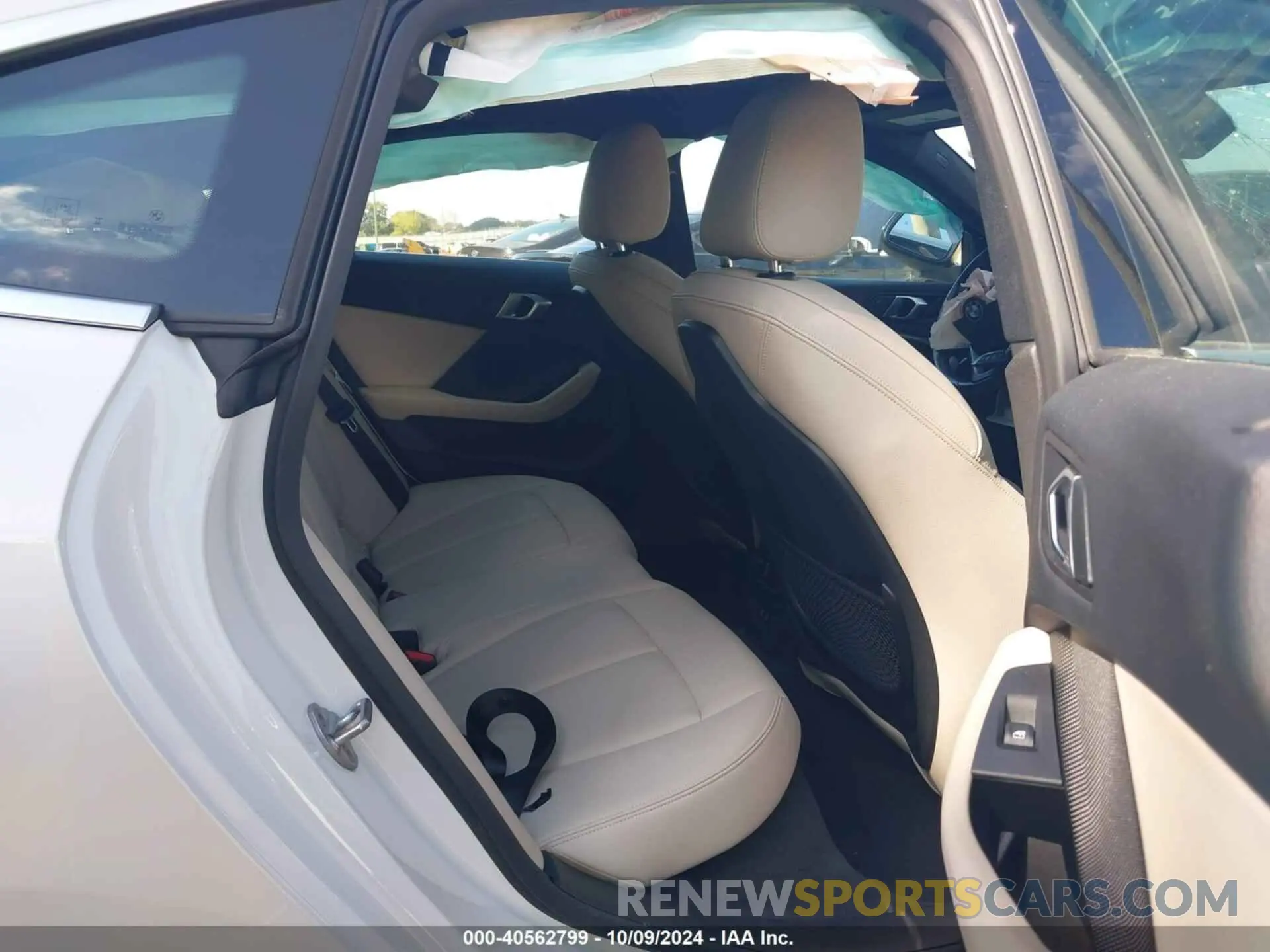 8 fotografías del automóvil dañado WBA73AK03P7M82440 BMW 228 GRAN COUPE 2023