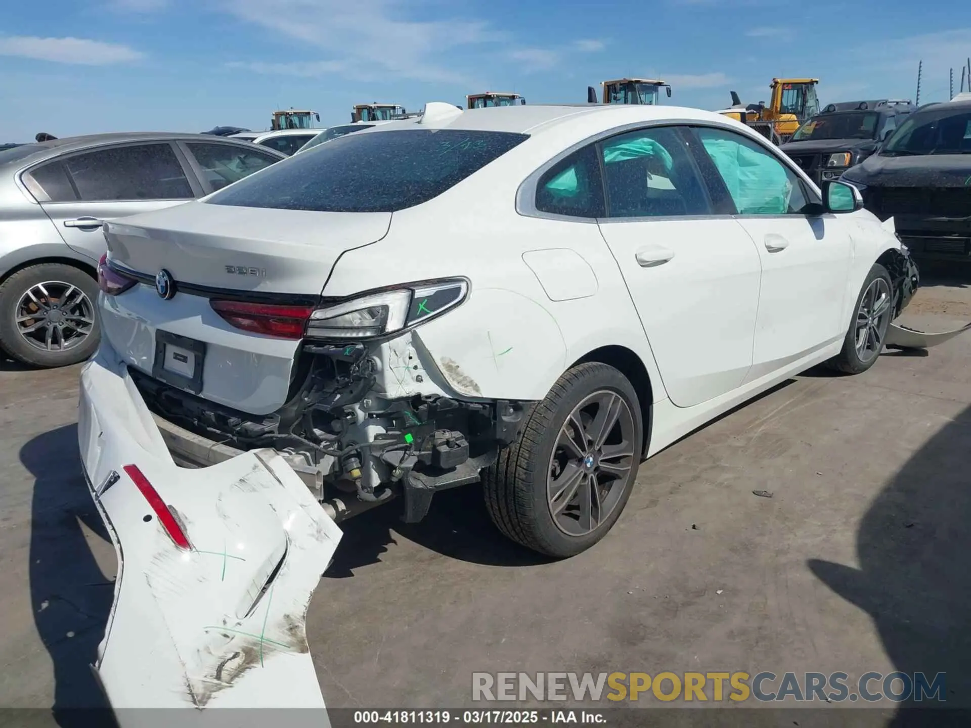 4 fotografías del automóvil dañado WBA53AK04R7N51291 BMW 228 GRAN COUPE 2024