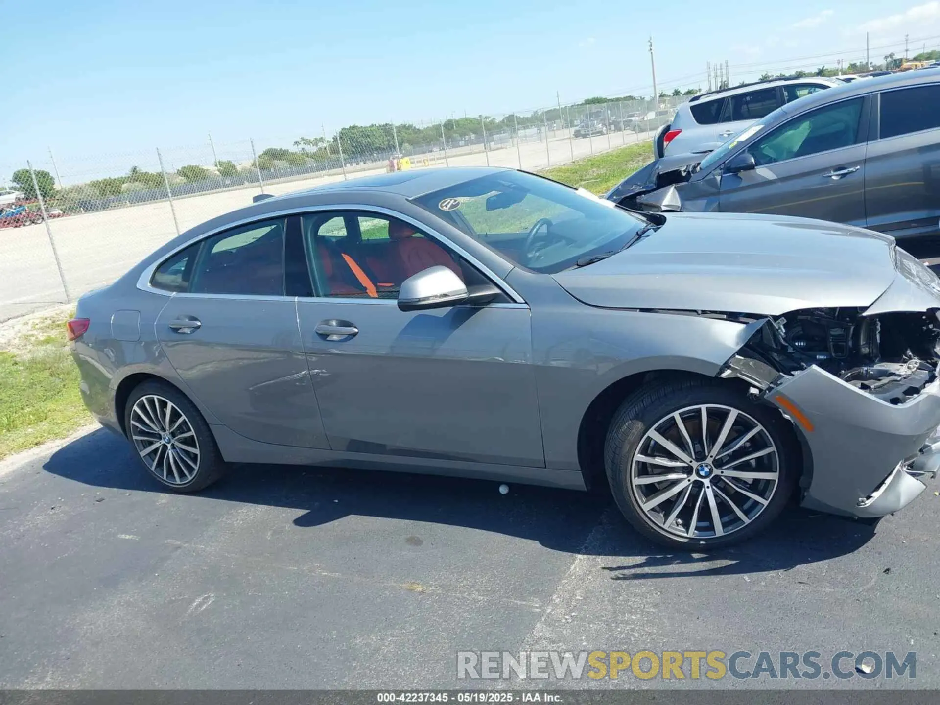 14 fotografías del automóvil dañado WBA53AK07R7R41558 BMW 228 GRAN COUPE 2024