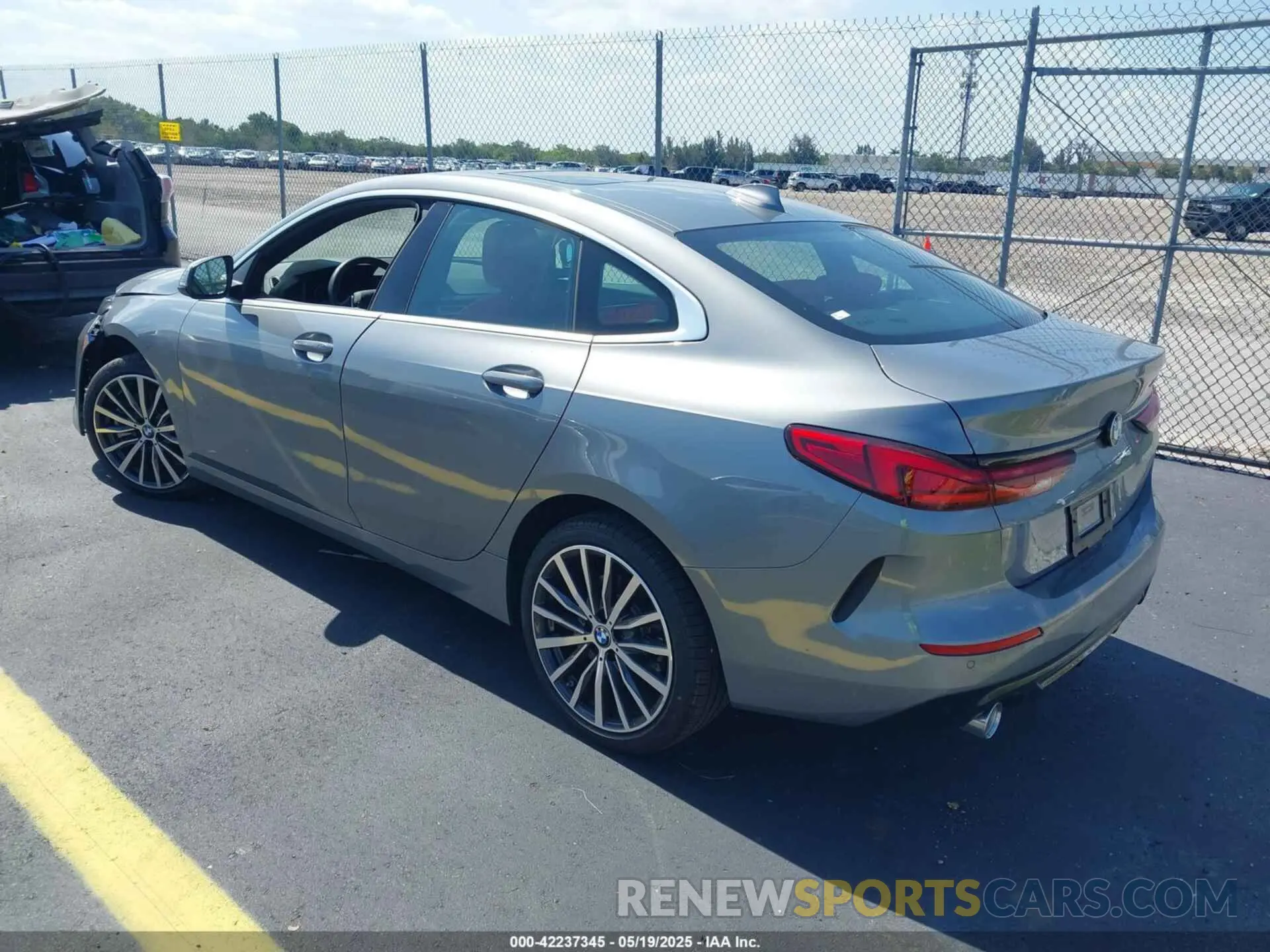 3 fotografías del automóvil dañado WBA53AK07R7R41558 BMW 228 GRAN COUPE 2024