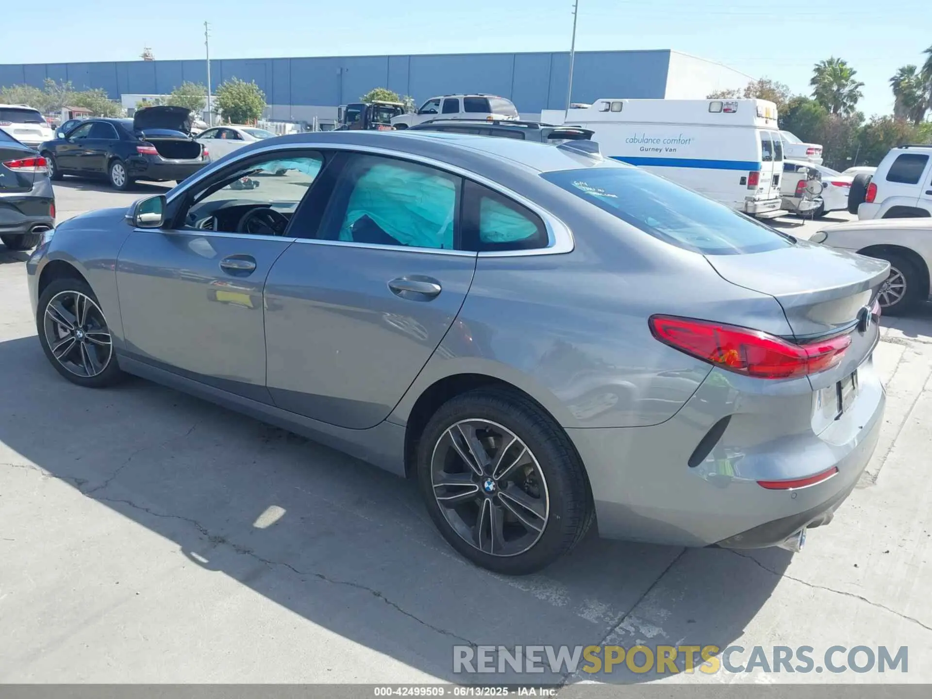 3 fotografías del automóvil dañado WBA53AK0XR7R06416 BMW 228 GRAN COUPE 2024