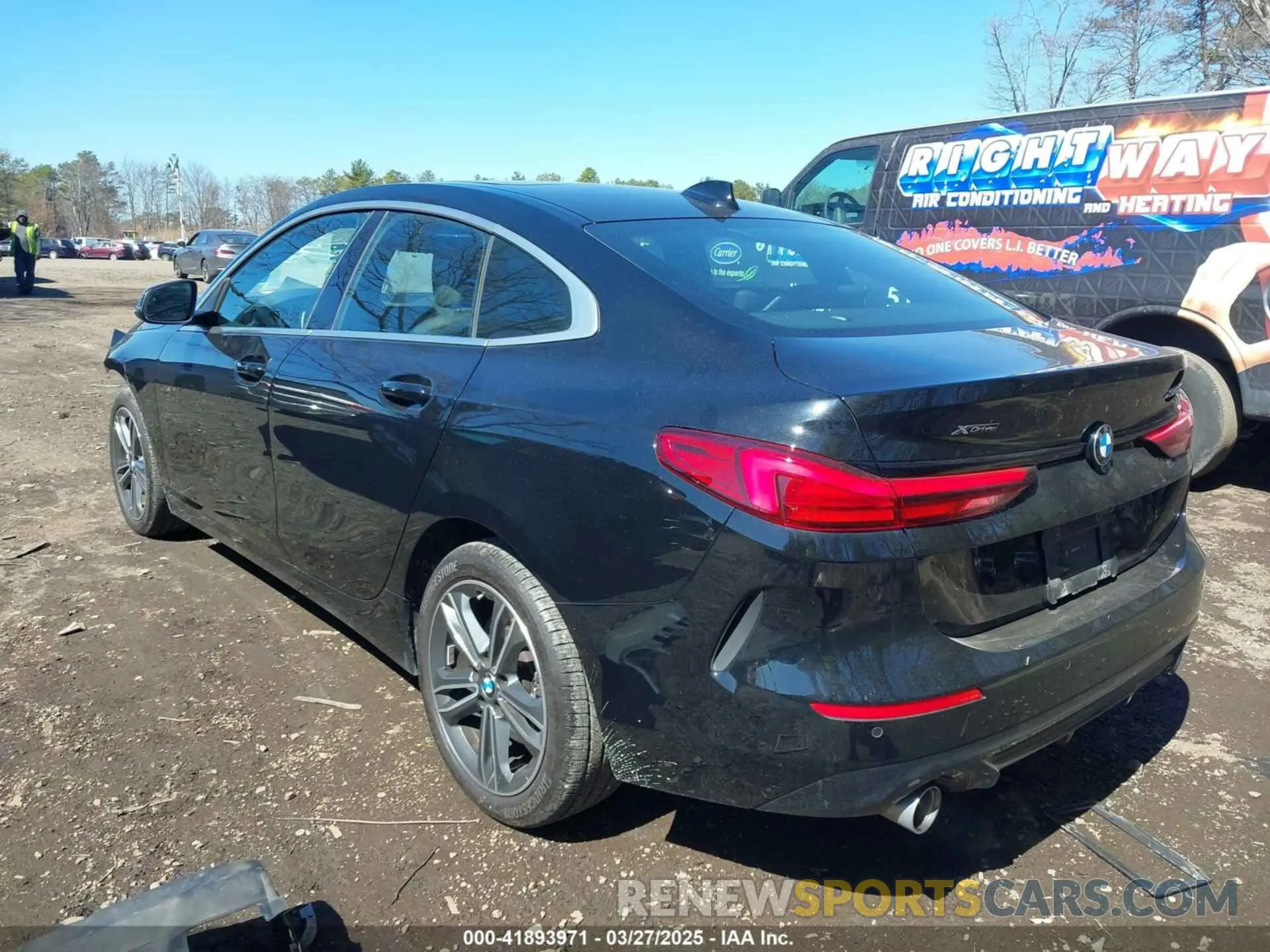 3 fotografías del automóvil dañado WBA73AK06R7N73754 BMW 228 GRAN COUPE 2024