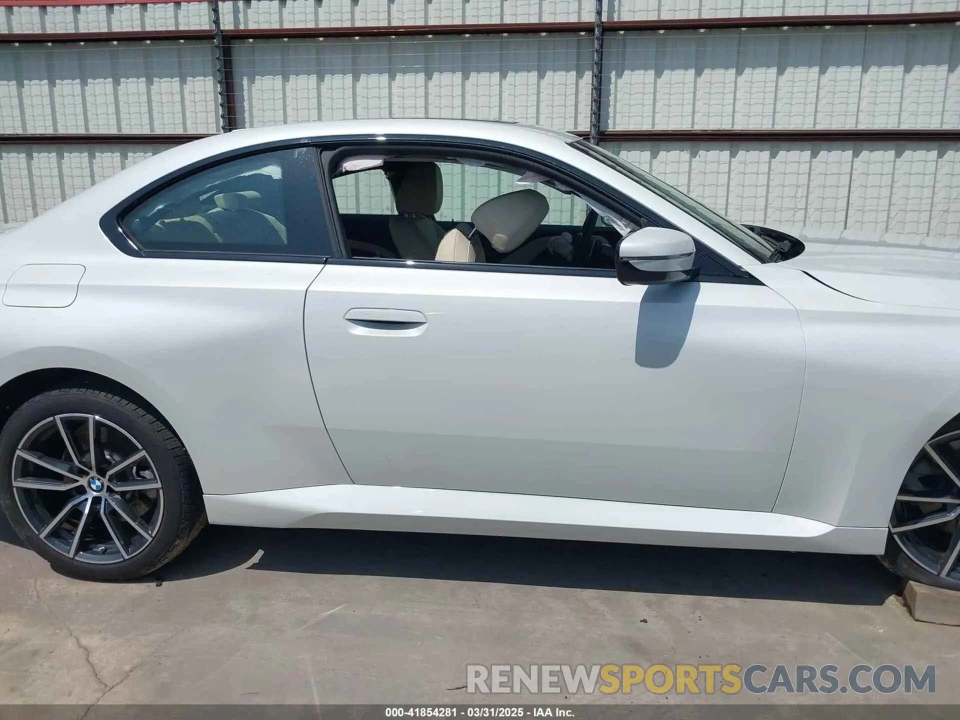14 fotografías del automóvil dañado 3MW23CM08P8D62439 BMW 230 2023