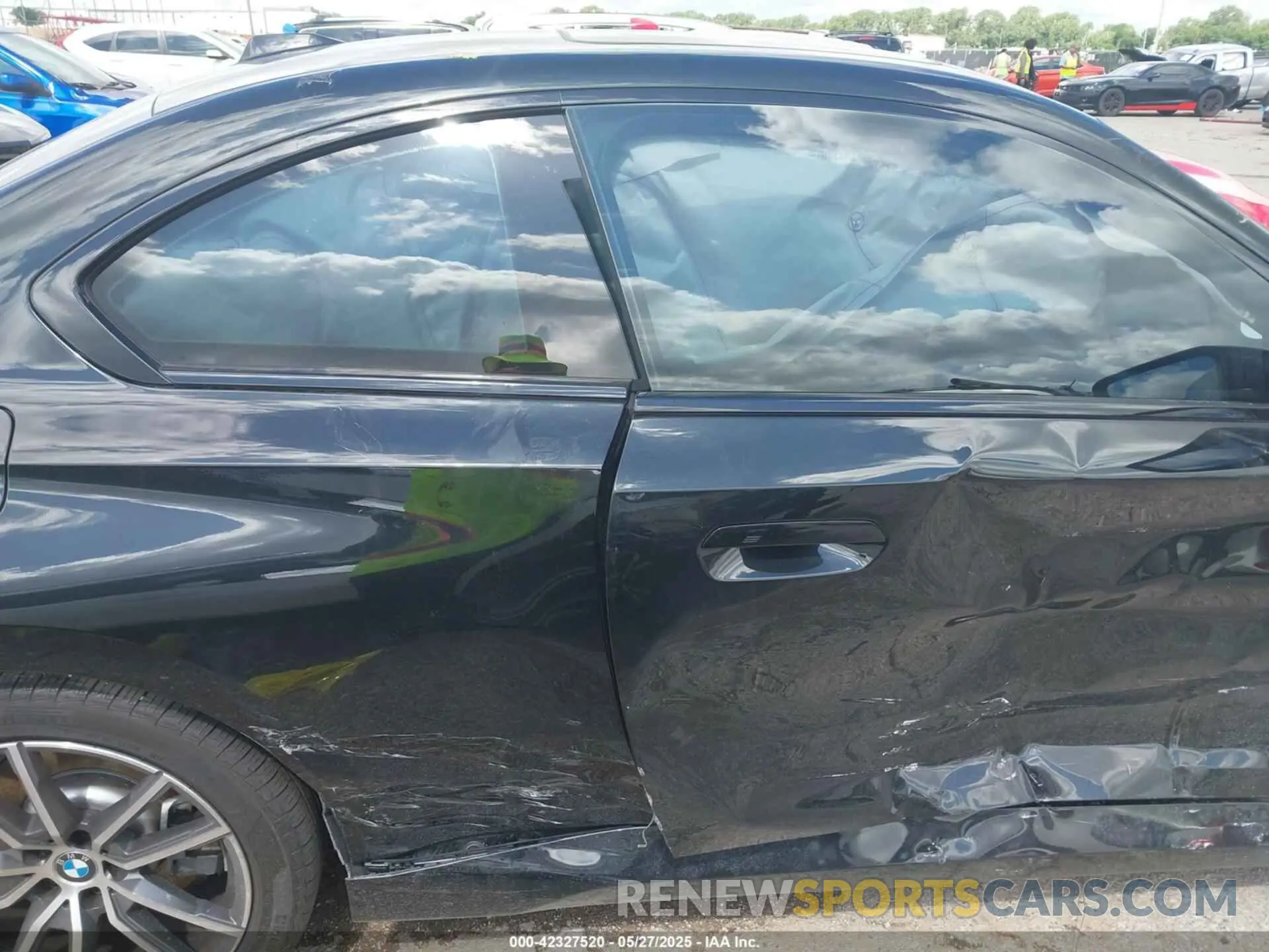 13 fotografías del automóvil dañado 3MW23CM03S8F01241 BMW 230 2025