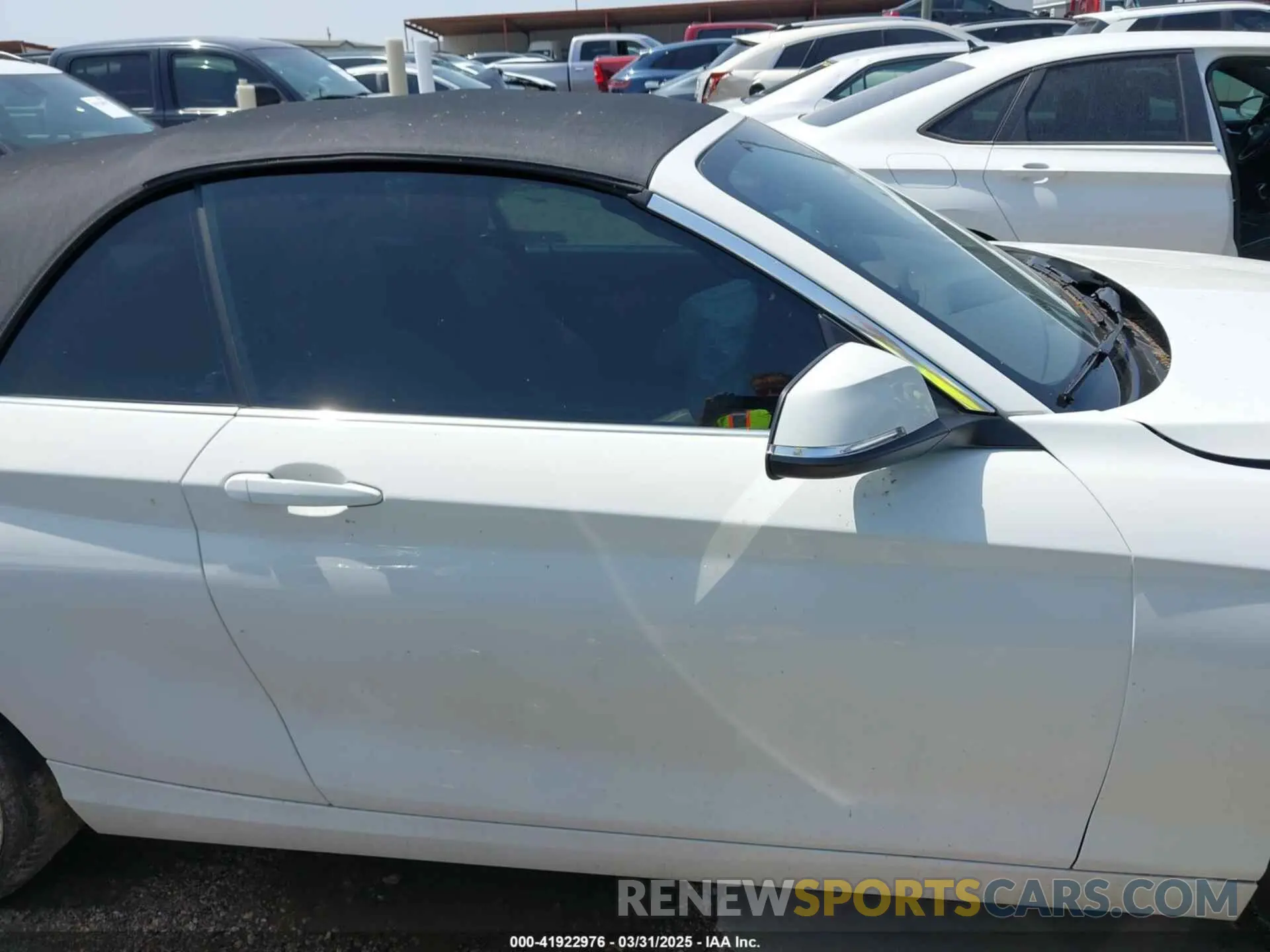14 fotografías del automóvil dañado WBA2M7C56KVD52017 BMW 230I 2019