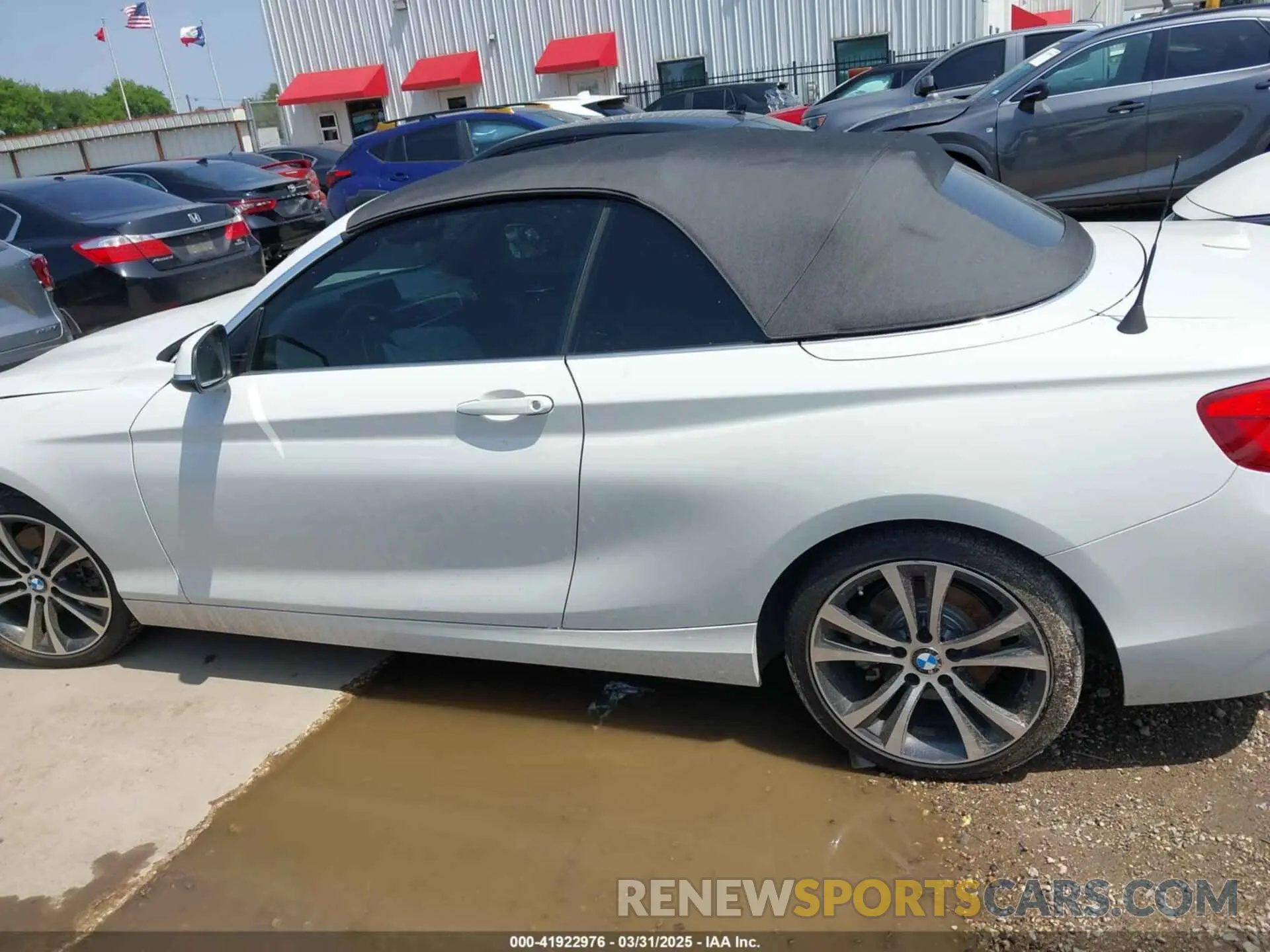 15 fotografías del automóvil dañado WBA2M7C56KVD52017 BMW 230I 2019