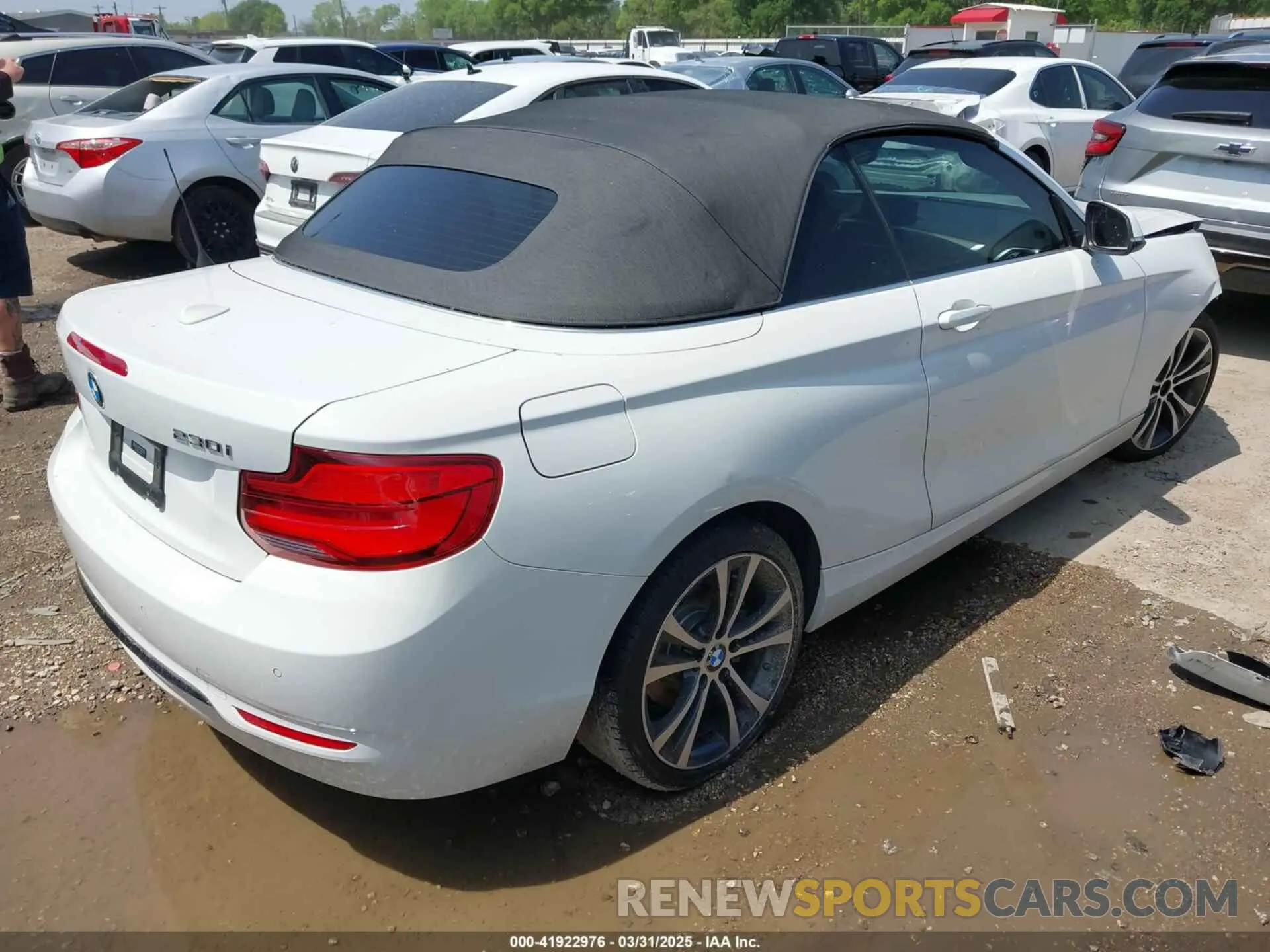 4 fotografías del automóvil dañado WBA2M7C56KVD52017 BMW 230I 2019