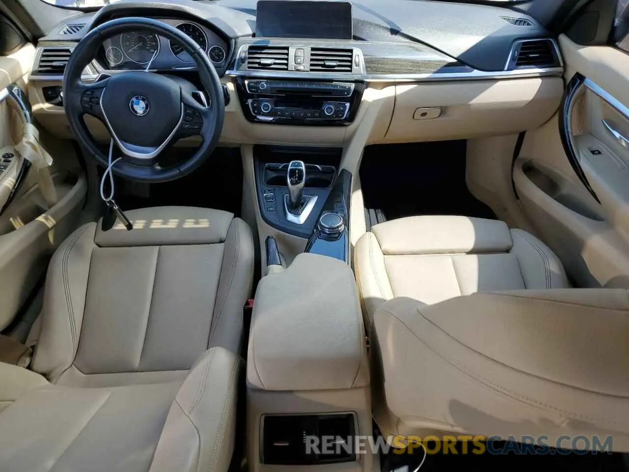 8 fotografías del automóvil dañado WBA8E9G52GNU28754 BMW 3 SERIES 2016