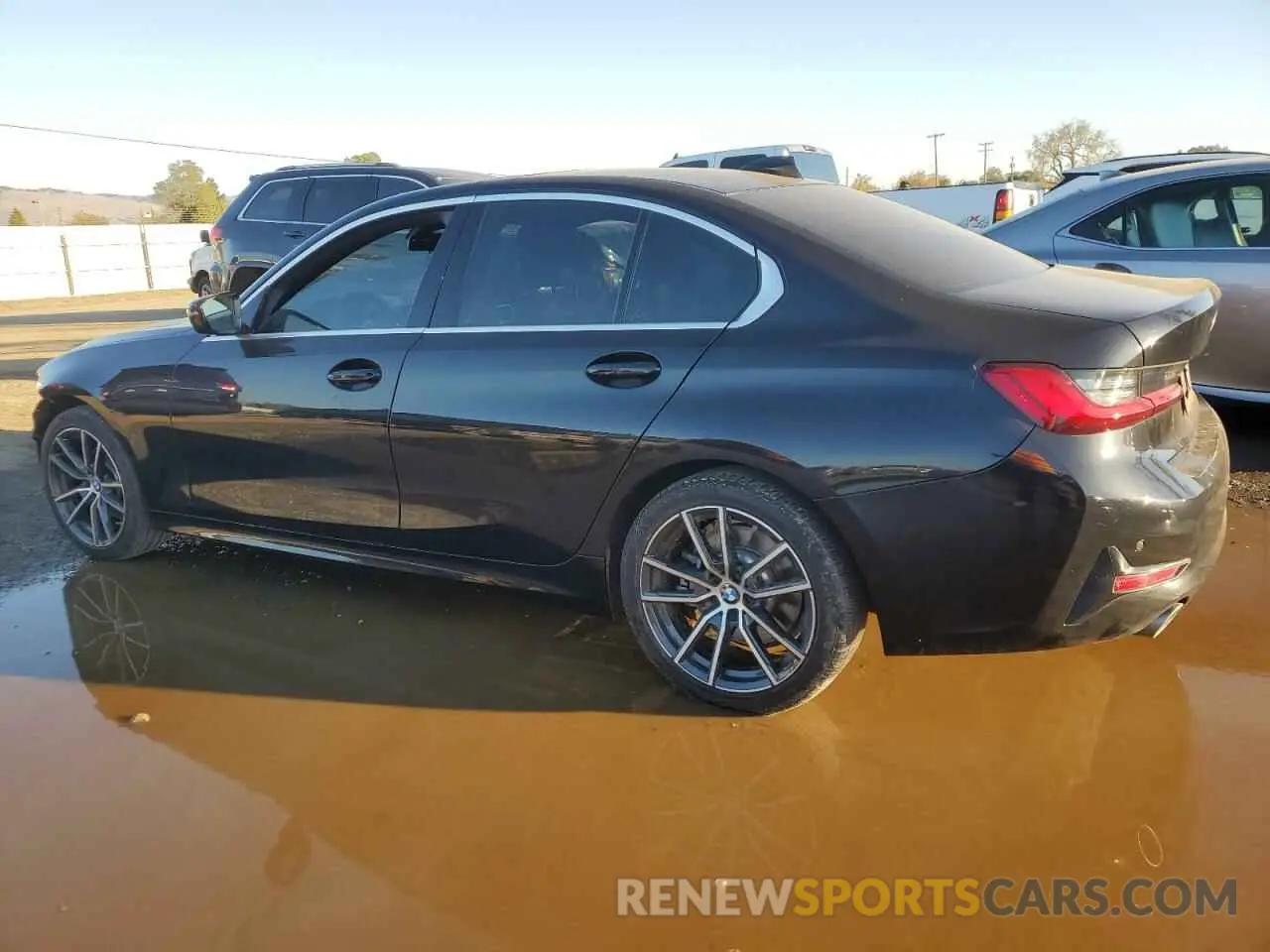 2 fotografías del automóvil dañado WBA5R1C5XKAK09376 BMW 3 SERIES 2019