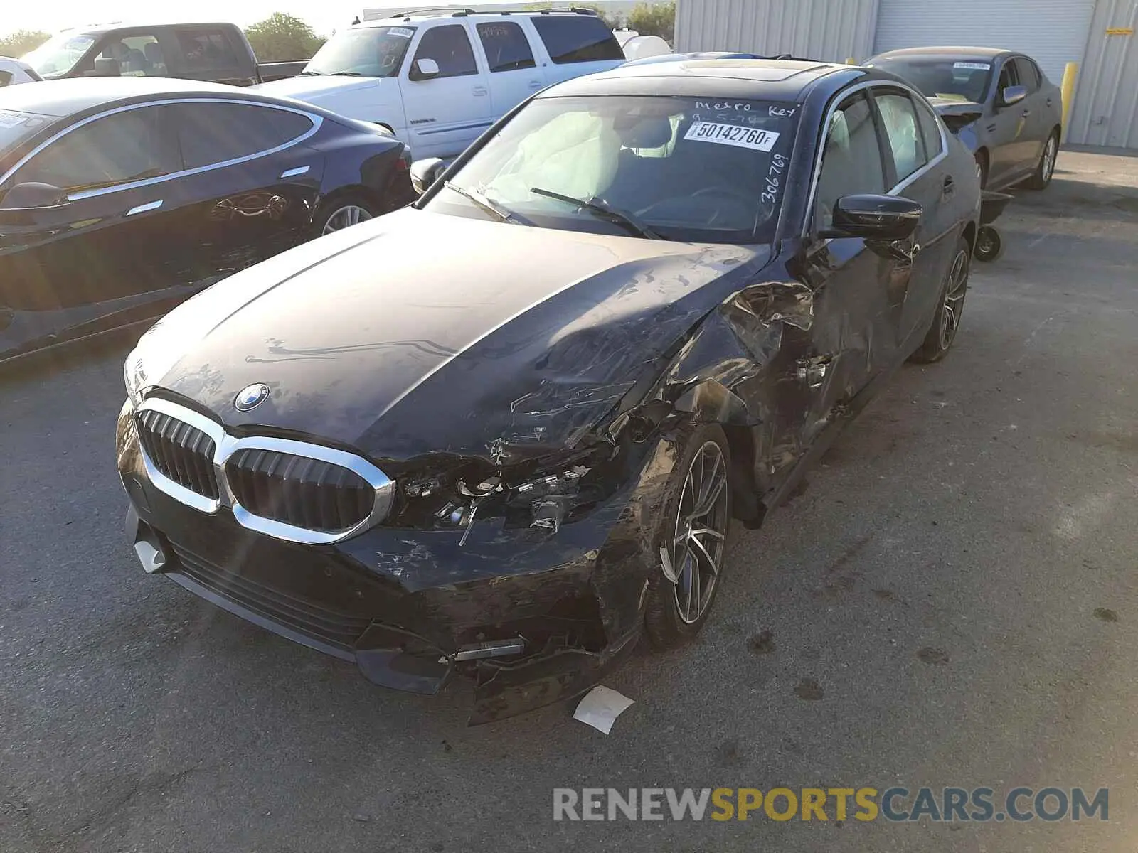 2 fotografías del automóvil dañado WBA5R1C0XLFH43411 BMW 3 SERIES 2020