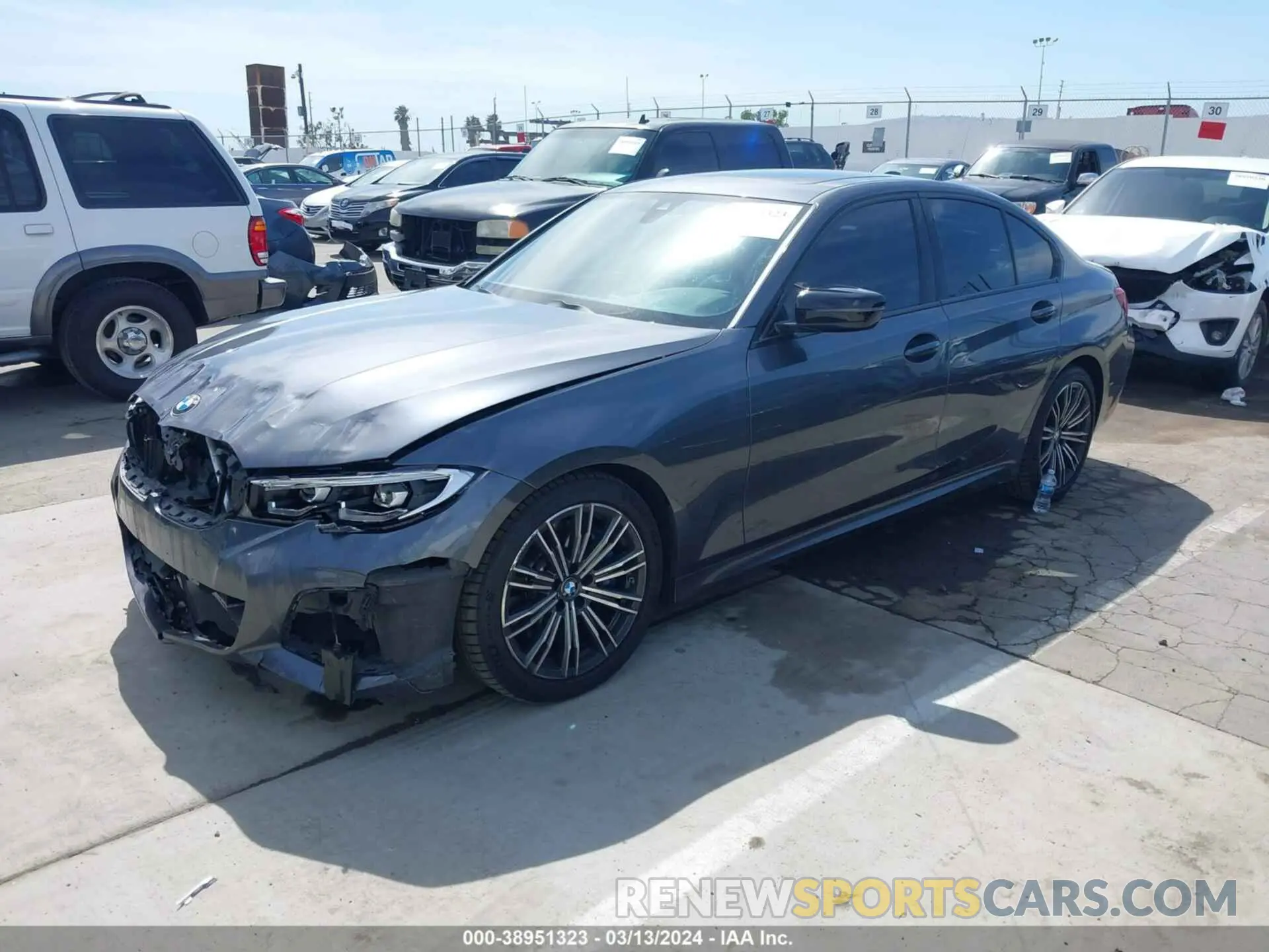 2 fotografías del automóvil dañado WBA5U7C01LFH01470 BMW 3 SERIES 2020