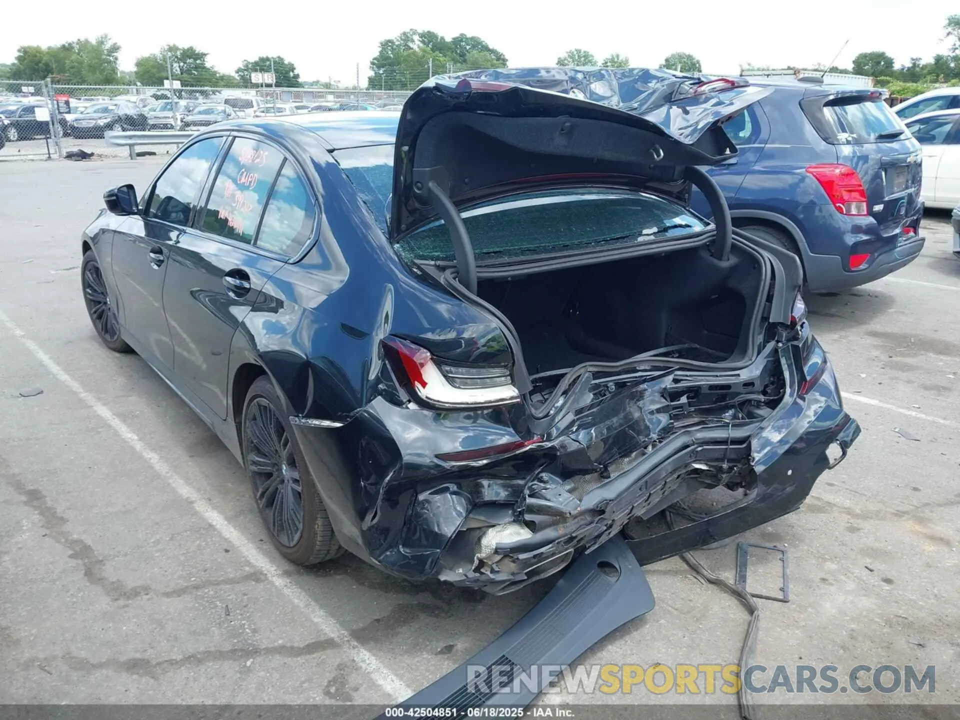 3 fotografías del automóvil dañado WBA5U7C06LFH27191 BMW 3 SERIES 2020