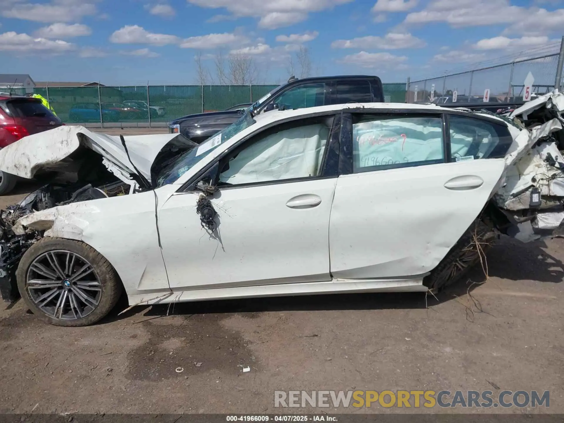 13 fotografías del automóvil dañado WBA5U9C01LFH03344 BMW 3 SERIES 2020