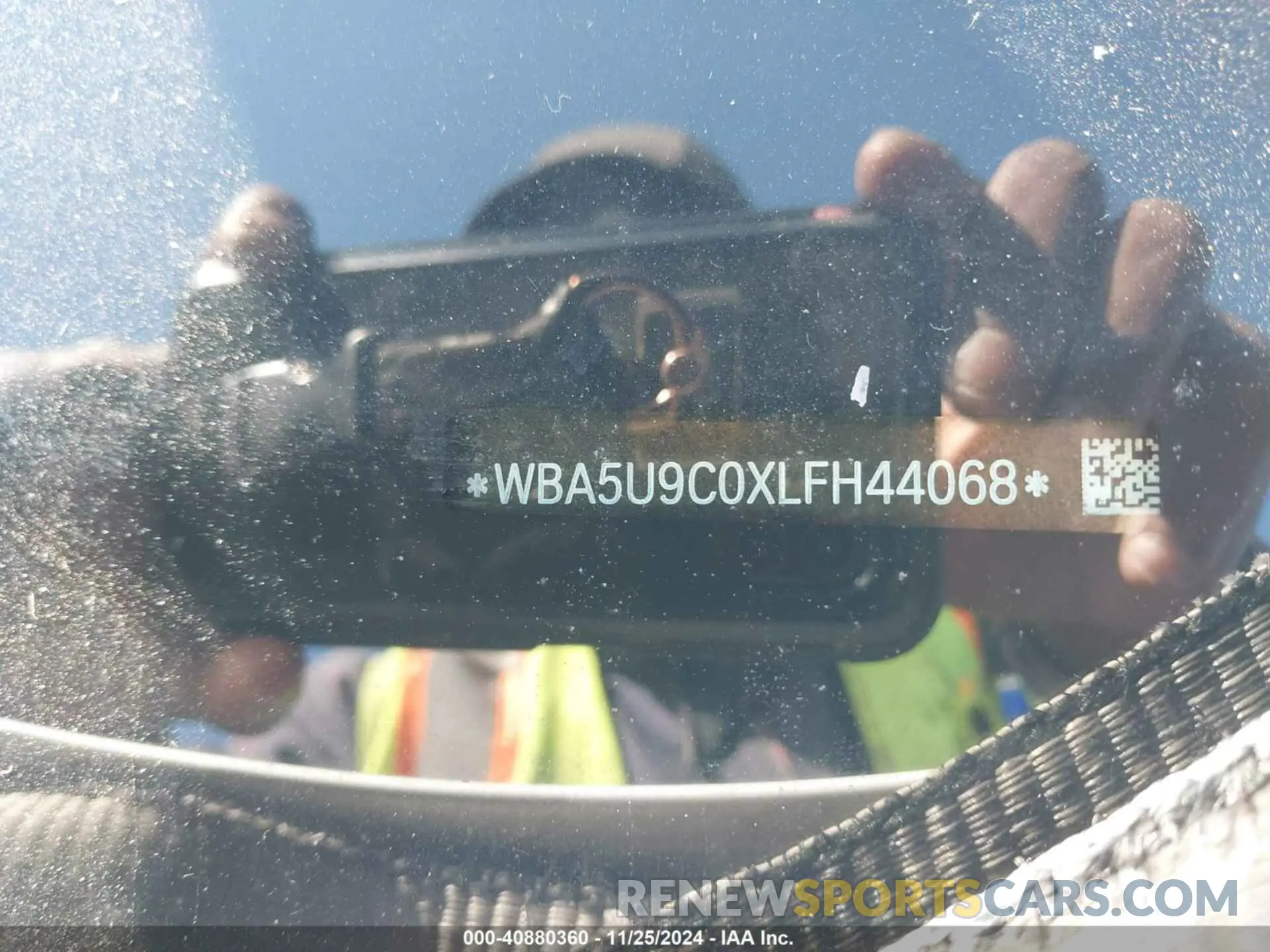 9 fotografías del automóvil dañado WBA5U9C0XLFH44068 BMW 3 SERIES 2020