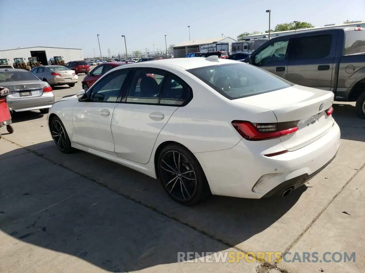 2 fotografías del automóvil dañado 3MW5R1J01M8B83269 BMW 3 SERIES 2021