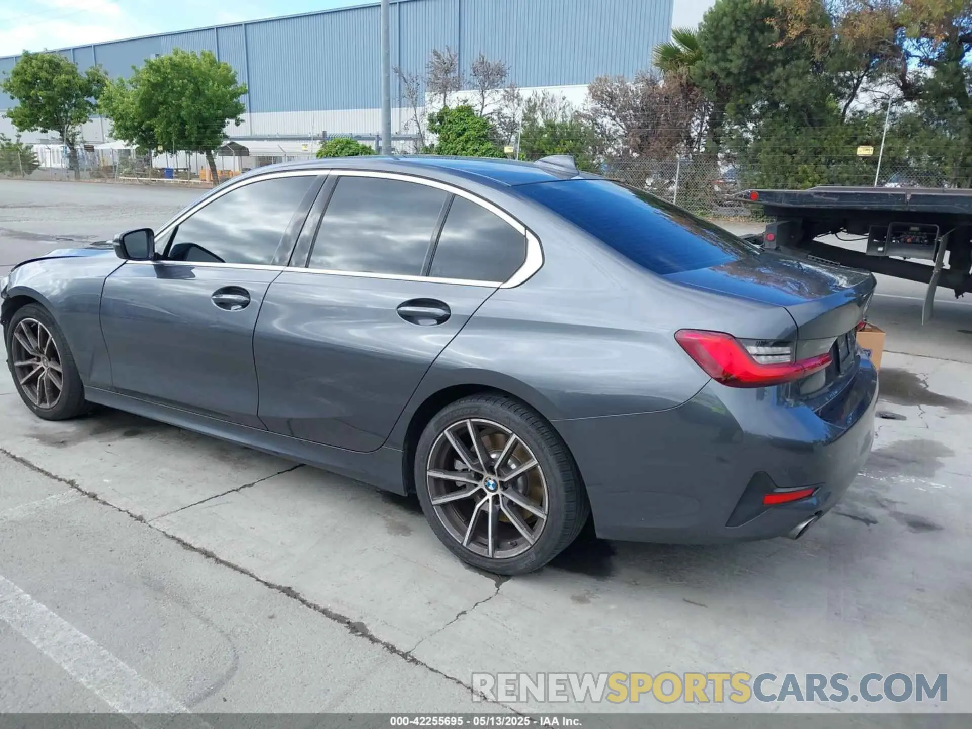 3 fotografías del automóvil dañado 3MW5R1J03M8B78350 BMW 3 SERIES 2021
