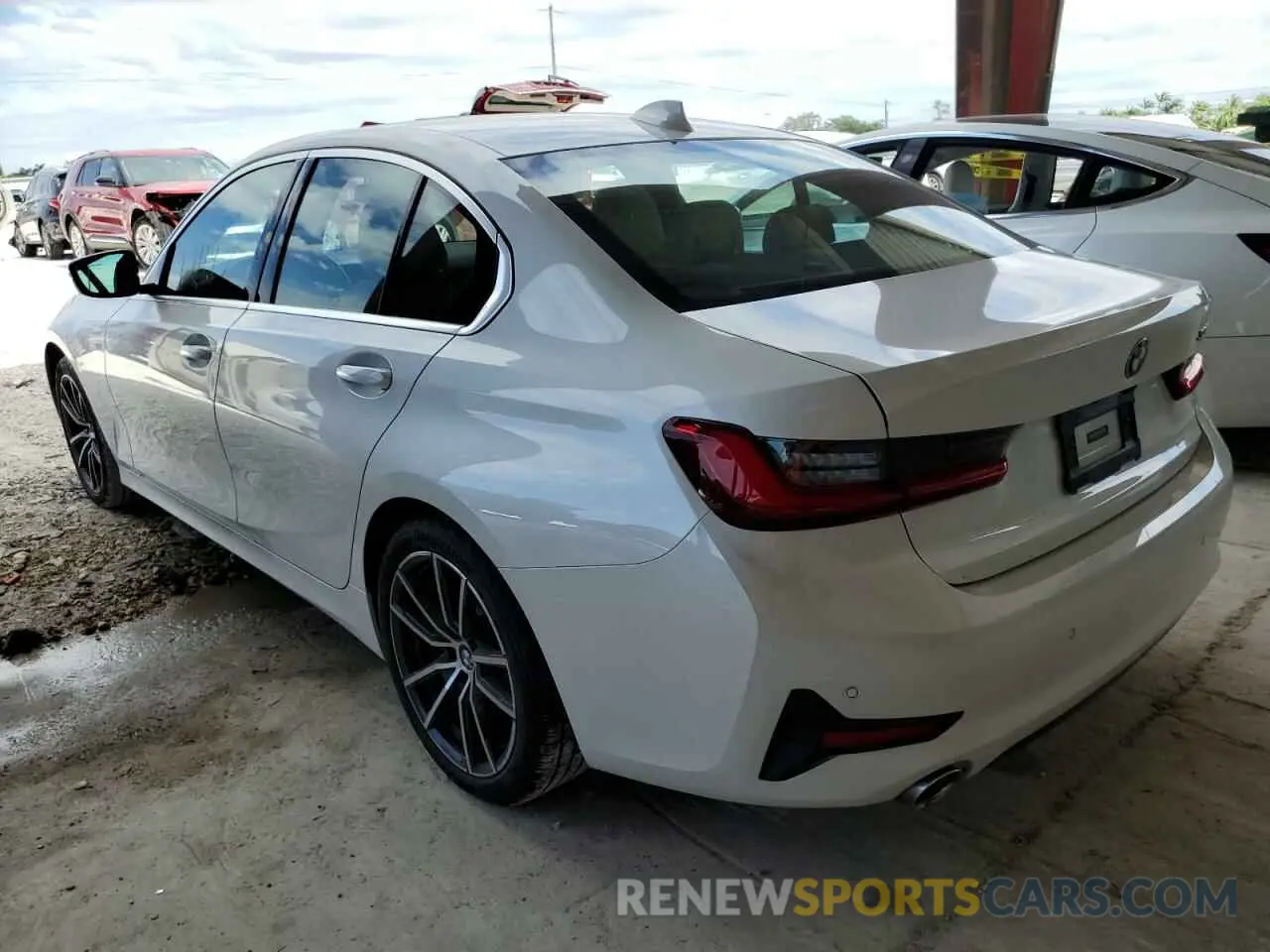 2 fotografías del automóvil dañado 3MW5R1J04M8C11808 BMW 3 SERIES 2021