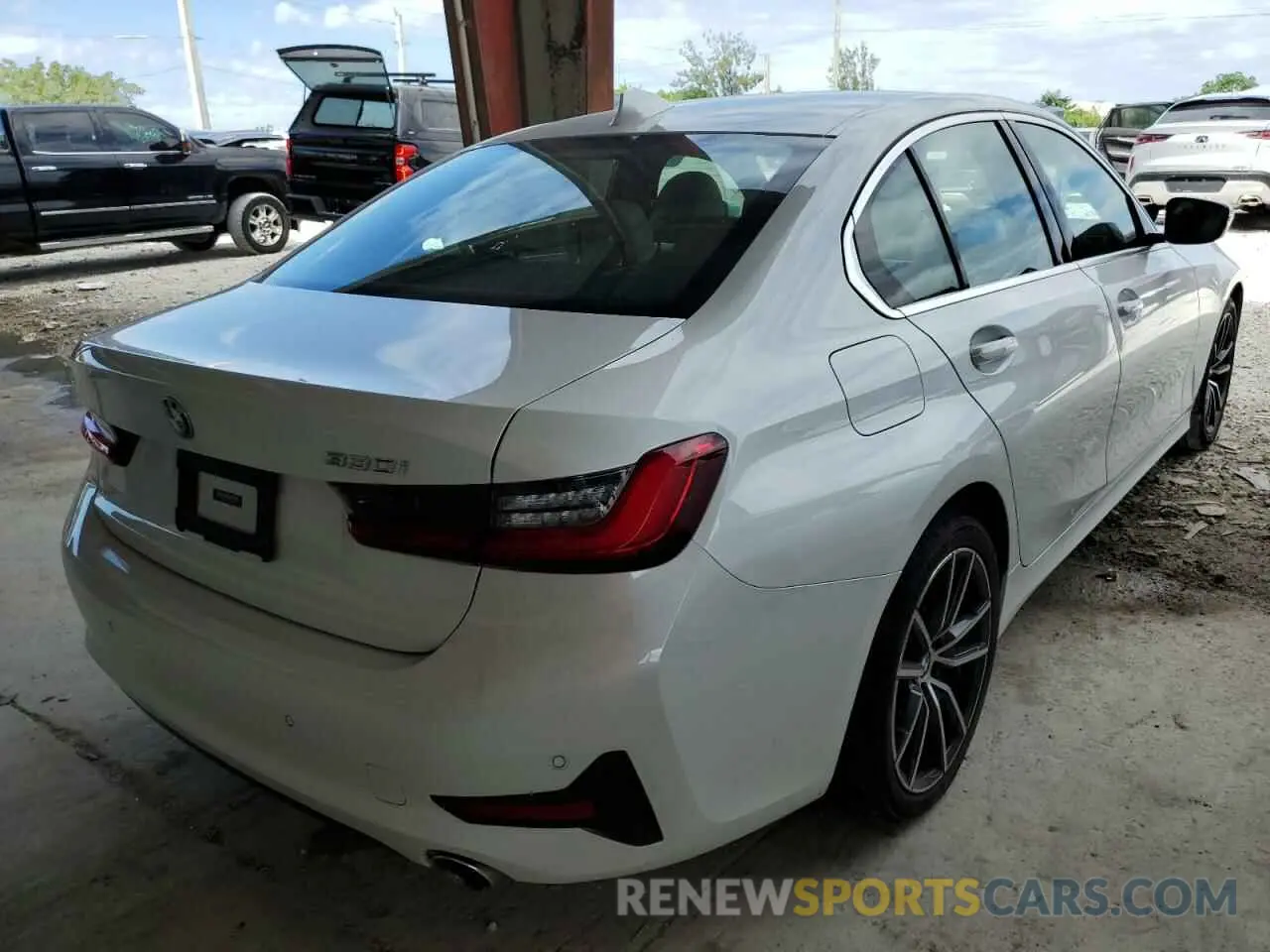 3 fotografías del automóvil dañado 3MW5R1J04M8C11808 BMW 3 SERIES 2021