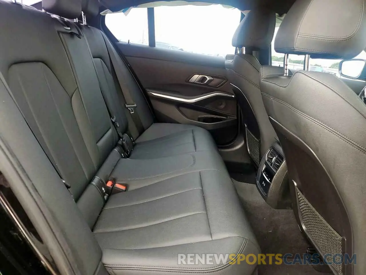 10 fotografías del automóvil dañado 3MW5R1J05M8B50324 BMW 3 SERIES 2021