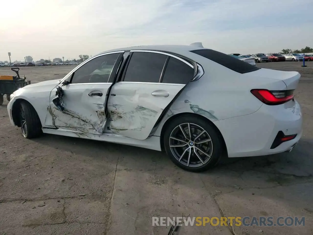2 fotografías del automóvil dañado 3MW5R1J07M8B97614 BMW 3 SERIES 2021