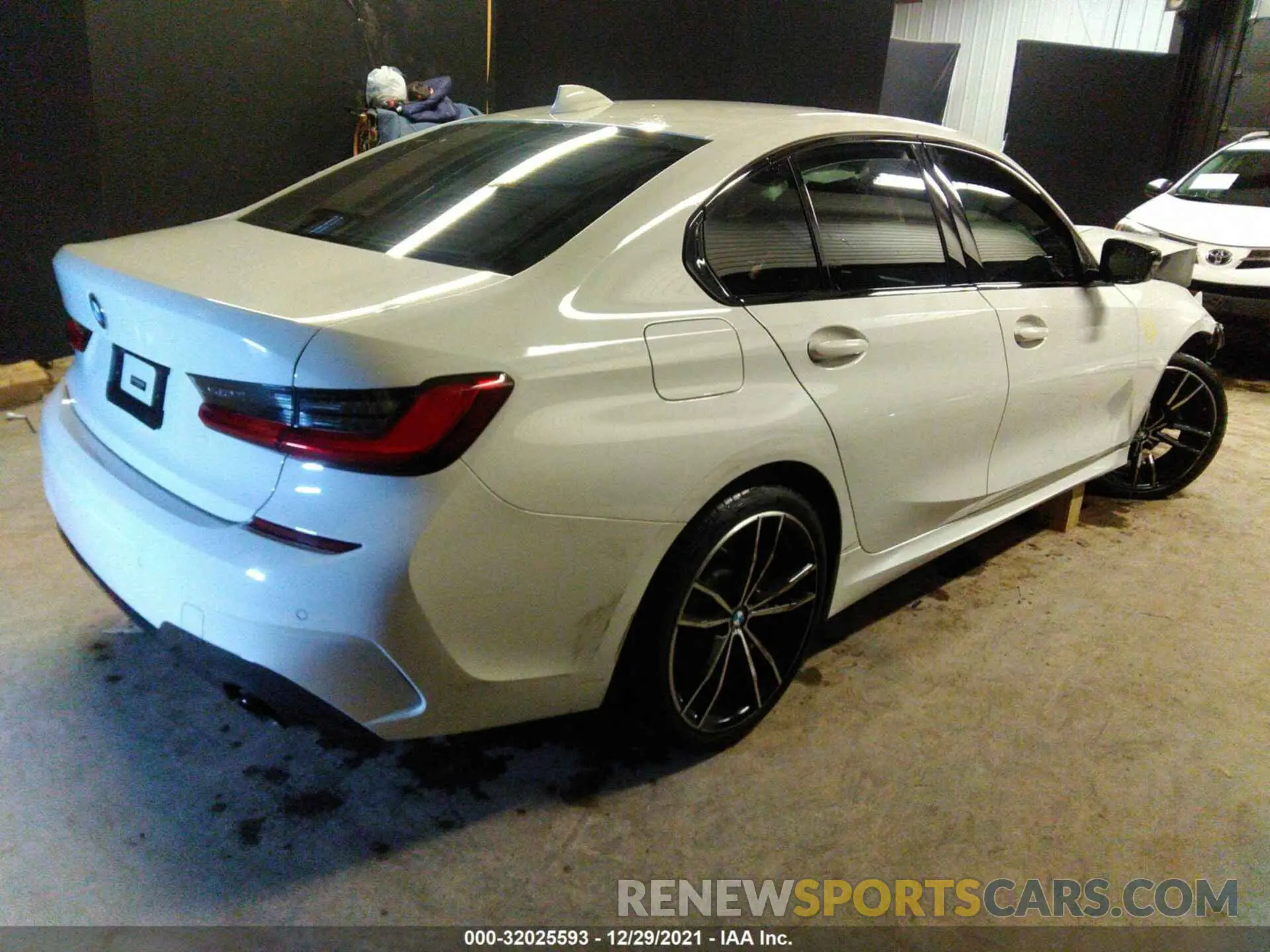 4 fotografías del automóvil dañado 3MW5R7J08M8B98676 BMW 3 SERIES 2021
