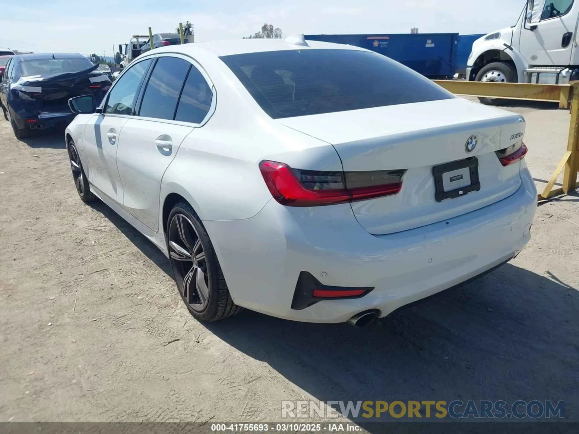 3 fotografías del automóvil dañado WBA5P7C07MFJ97142 BMW 3 SERIES 2021