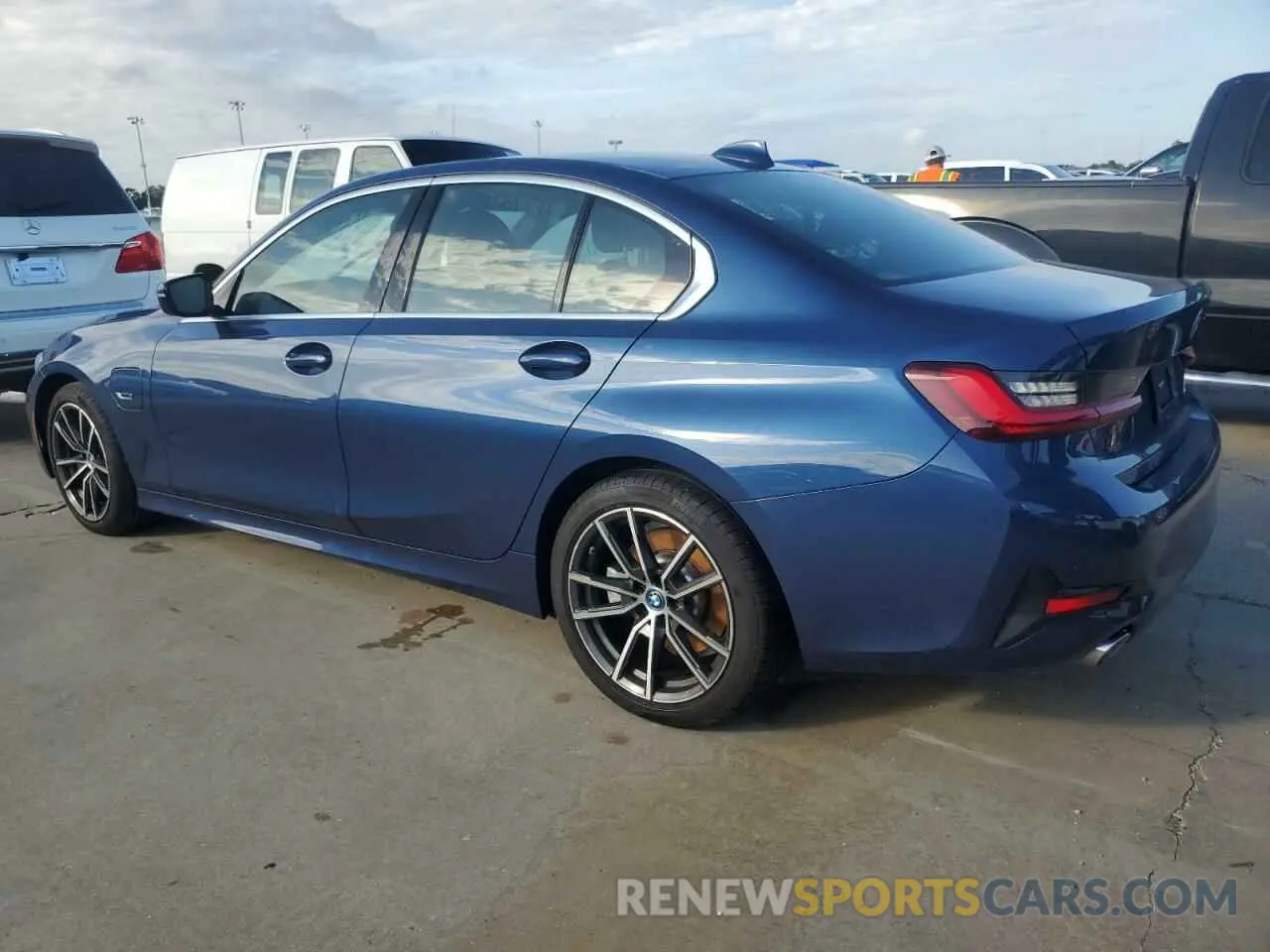 2 fotografías del automóvil dañado 3MW5P7J01N8C52651 BMW 3 SERIES 2022