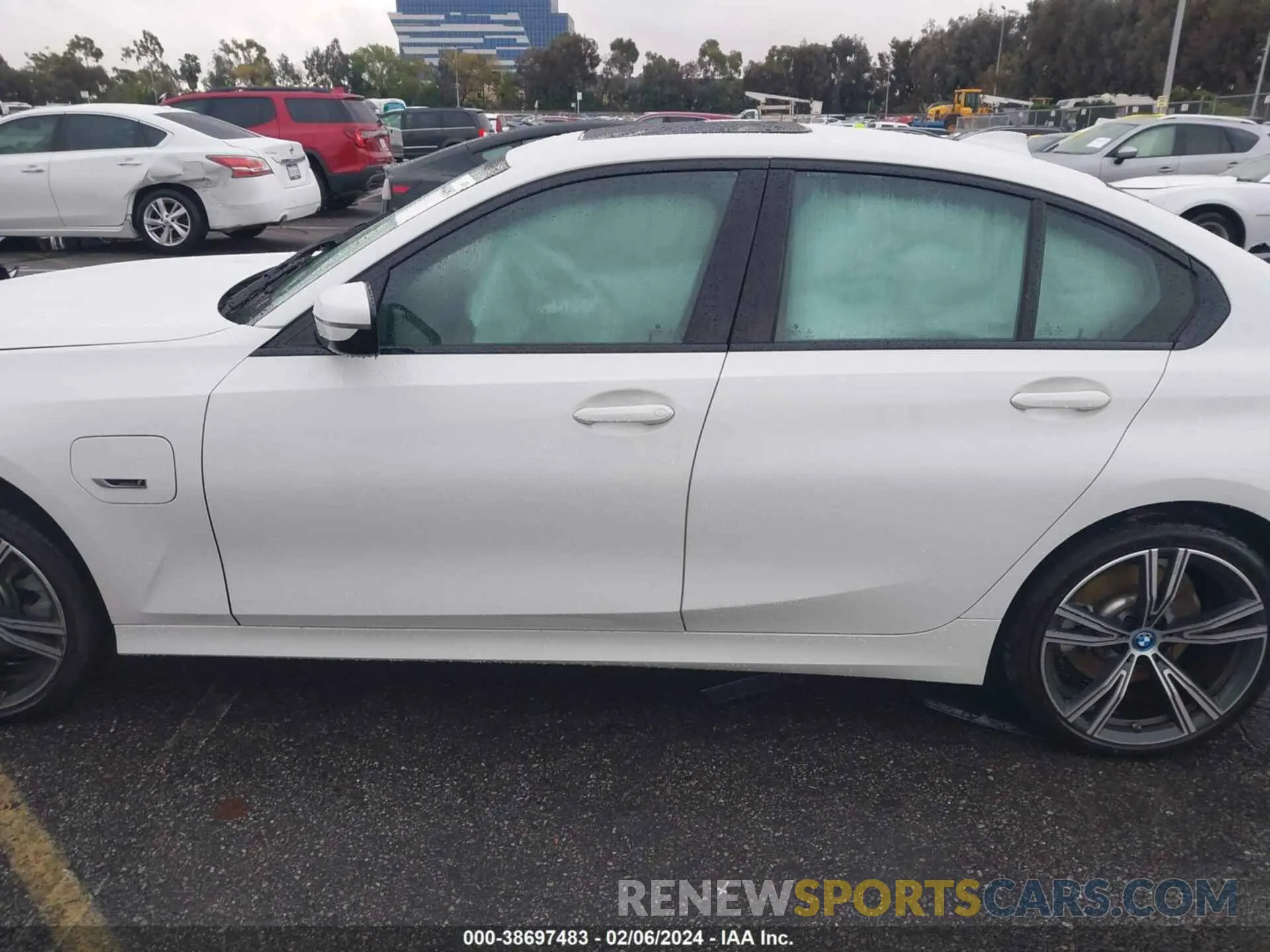 14 fotografías del automóvil dañado 3MW5P7J03N8C68608 BMW 3 SERIES 2022
