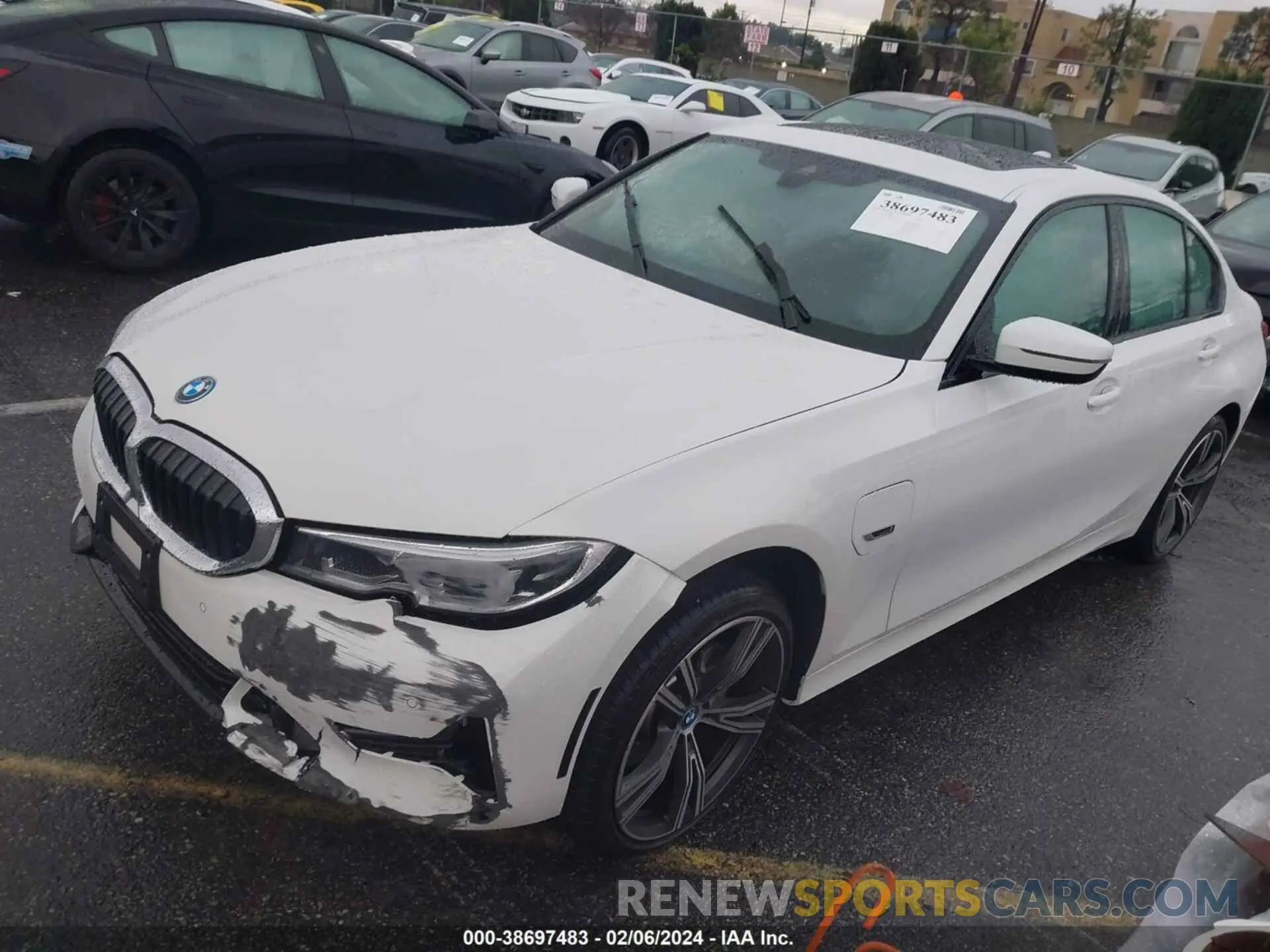 2 fotografías del automóvil dañado 3MW5P7J03N8C68608 BMW 3 SERIES 2022
