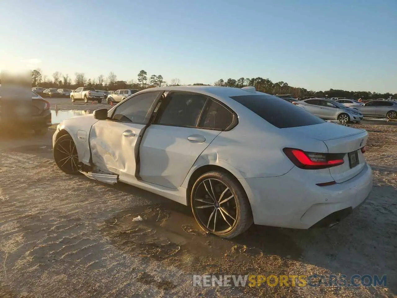 2 fotografías del automóvil dañado 3MW5P7J05N8C64284 BMW 3 SERIES 2022