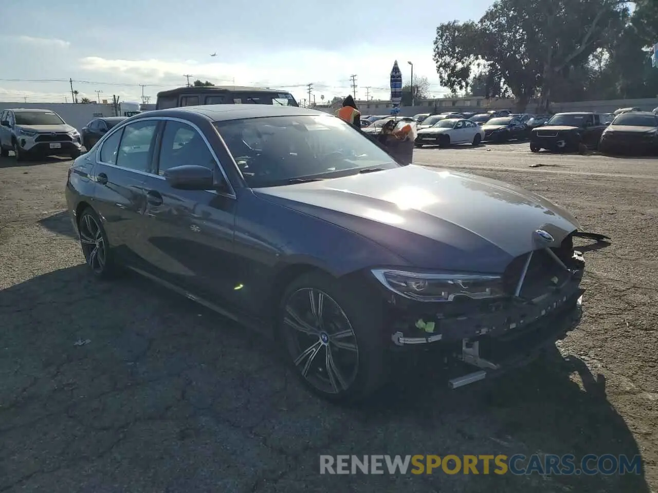 4 fotografías del automóvil dañado 3MW5R1J01N8C41916 BMW 3 SERIES 2022
