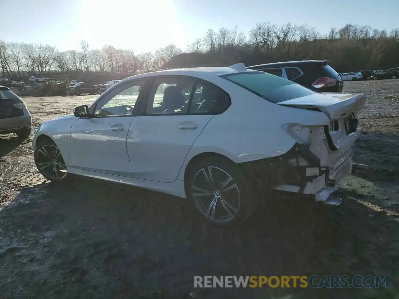 2 fotografías del automóvil dañado 3MW5R7J01N8C44107 BMW 3 SERIES 2022
