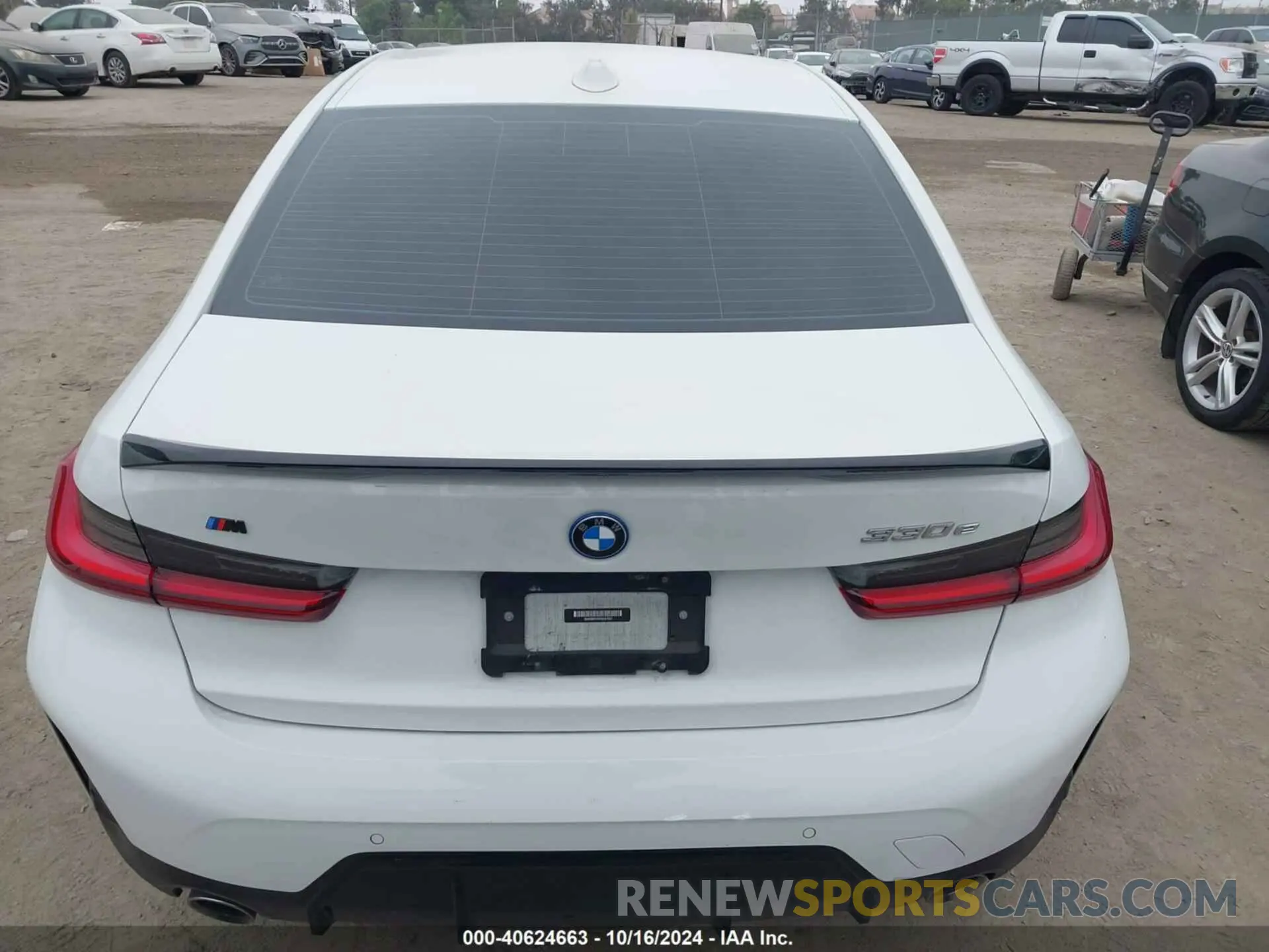 16 fotografías del automóvil dañado 3MW39FF04P8C87627 BMW 3 SERIES 2023