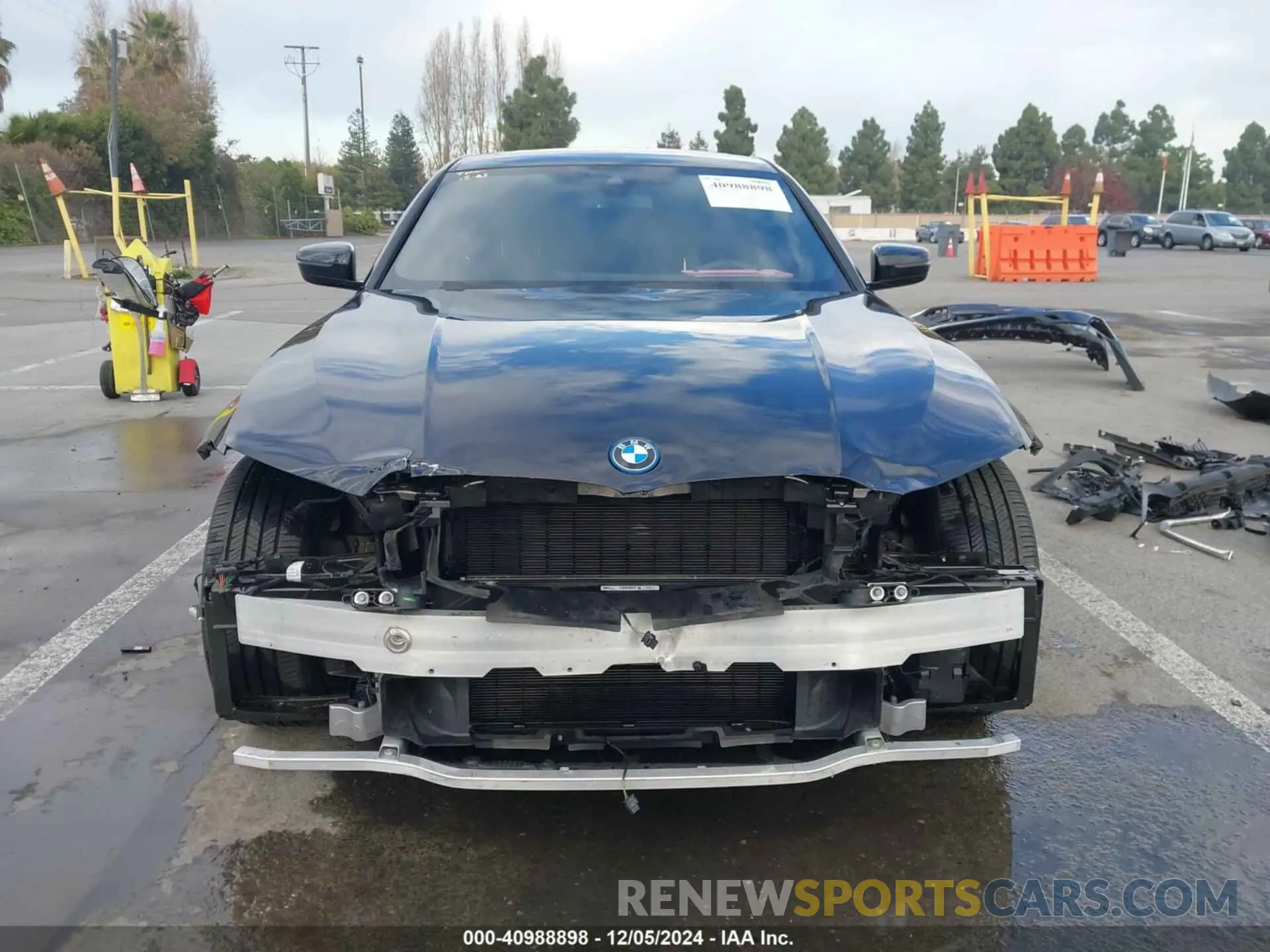 13 fotografías del automóvil dañado 3MW39FF0XP8C96638 BMW 3 SERIES 2023