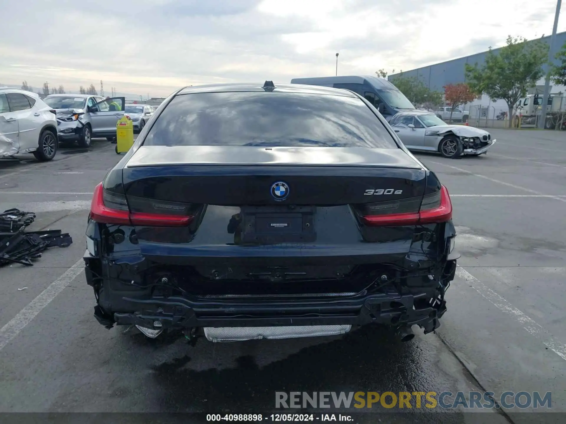 17 fotografías del automóvil dañado 3MW39FF0XP8C96638 BMW 3 SERIES 2023