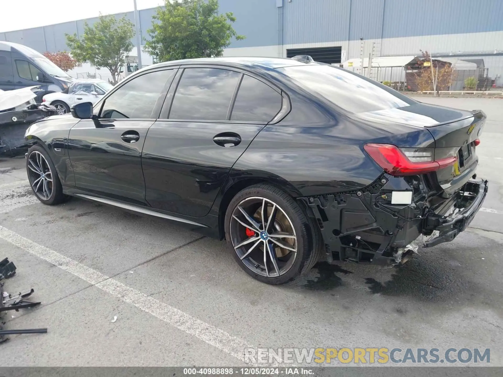 3 fotografías del automóvil dañado 3MW39FF0XP8C96638 BMW 3 SERIES 2023