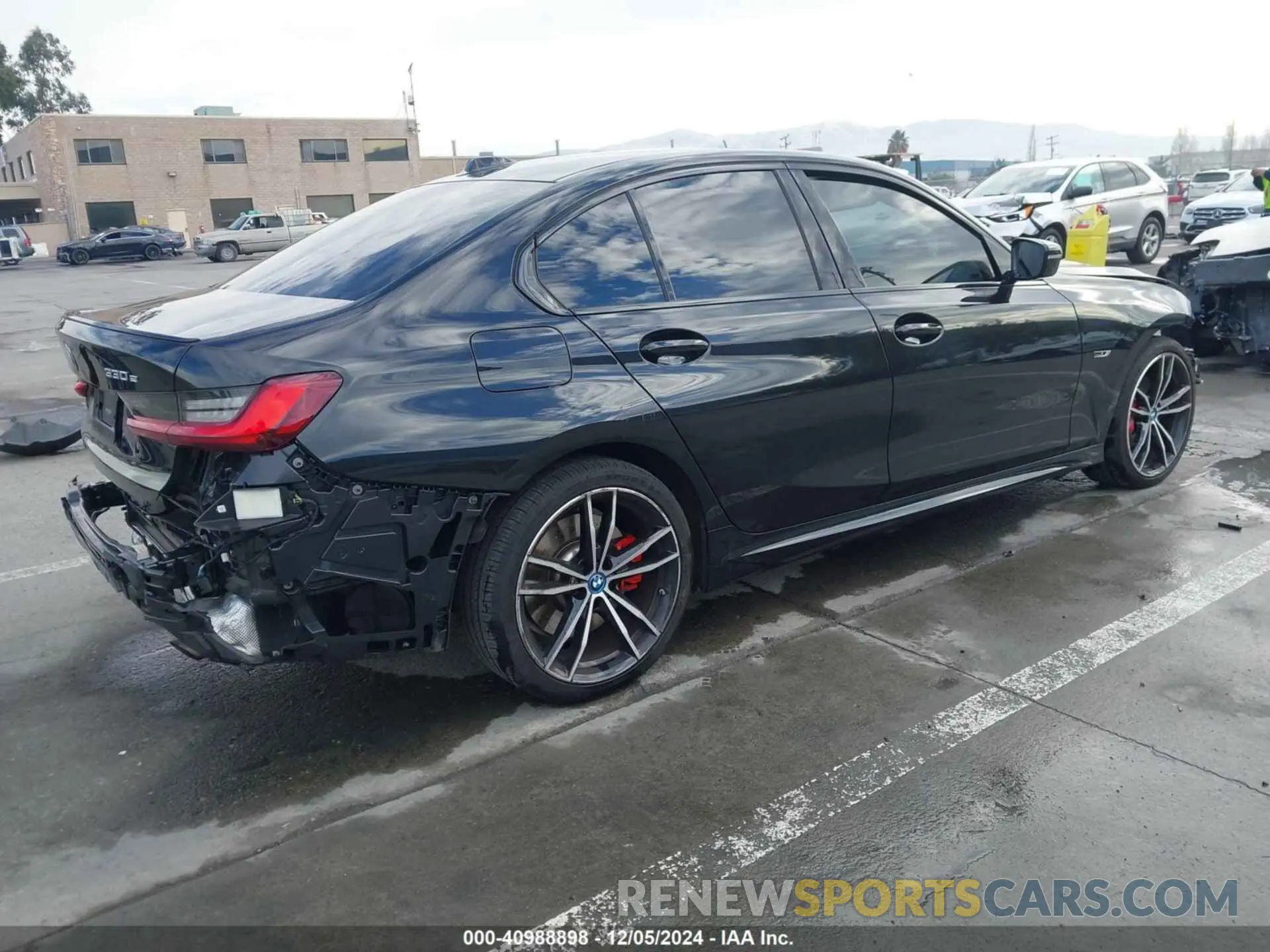 4 fotografías del automóvil dañado 3MW39FF0XP8C96638 BMW 3 SERIES 2023