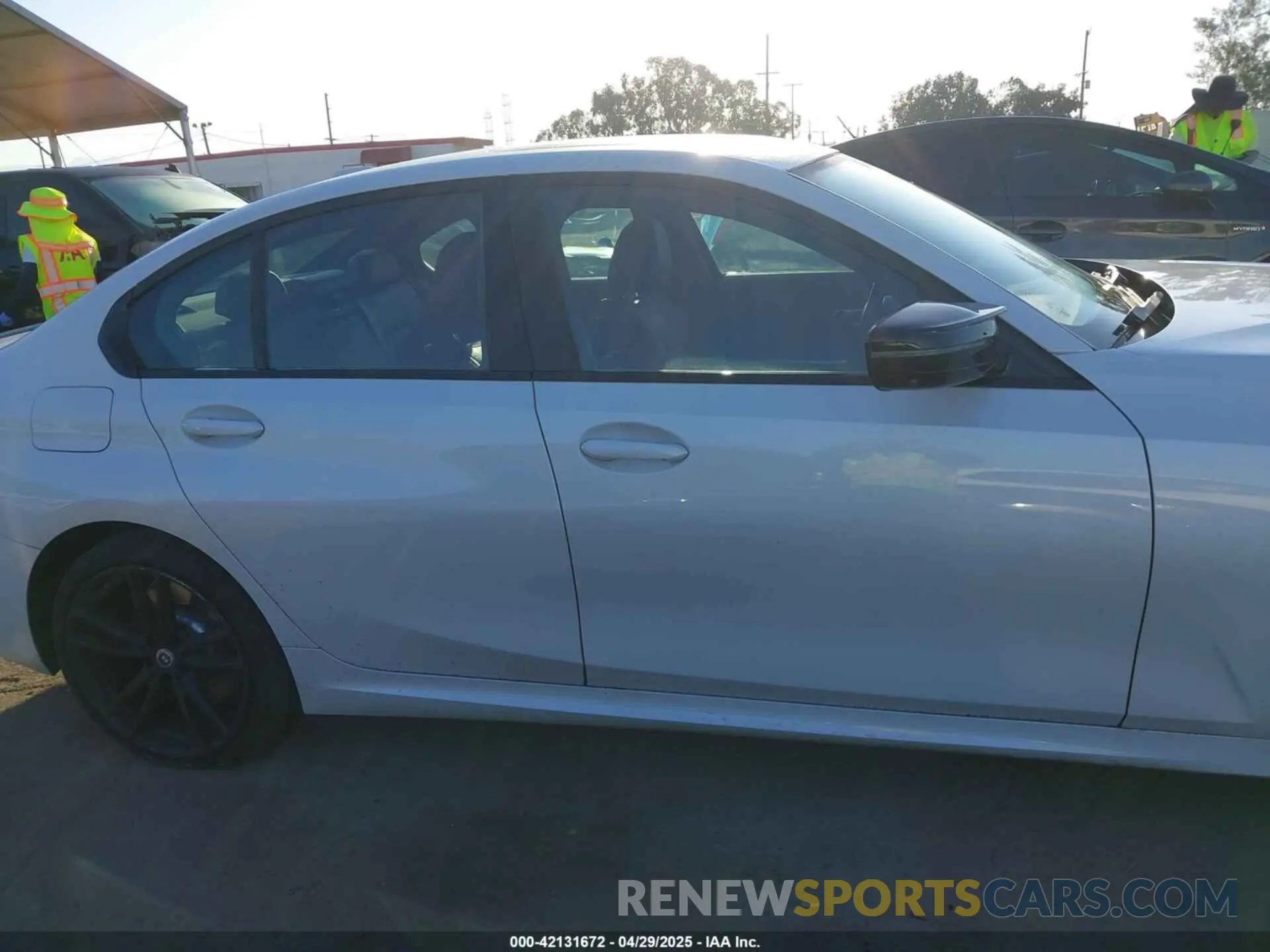 13 fotografías del automóvil dañado 3MW49FF09P8C88244 BMW 3 SERIES 2023