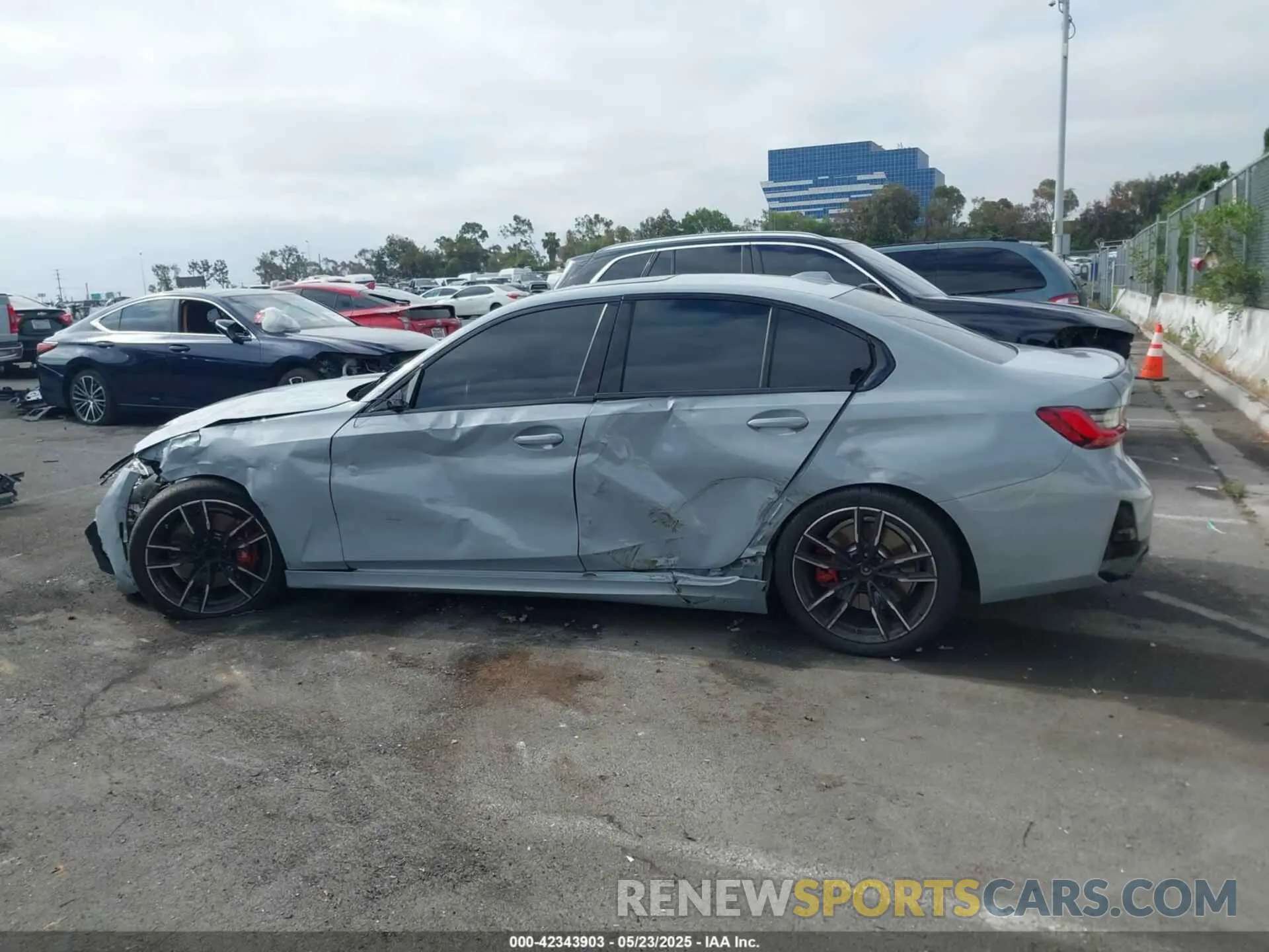 14 fotografías del automóvil dañado 3MW49FS02P8C98779 BMW 3 SERIES 2023