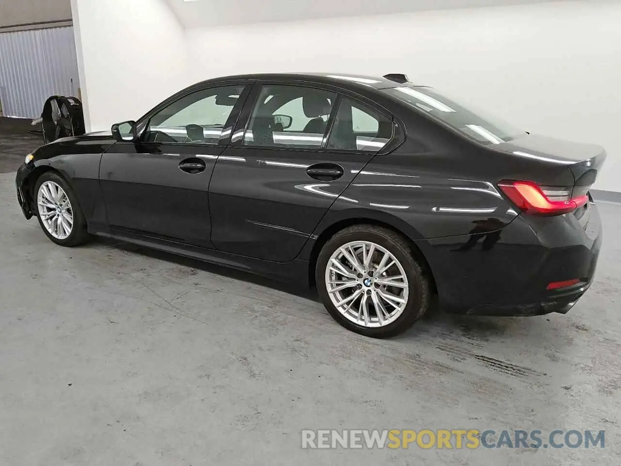 2 fotografías del automóvil dañado 3MW69FF06P8D35688 BMW 3 SERIES 2023