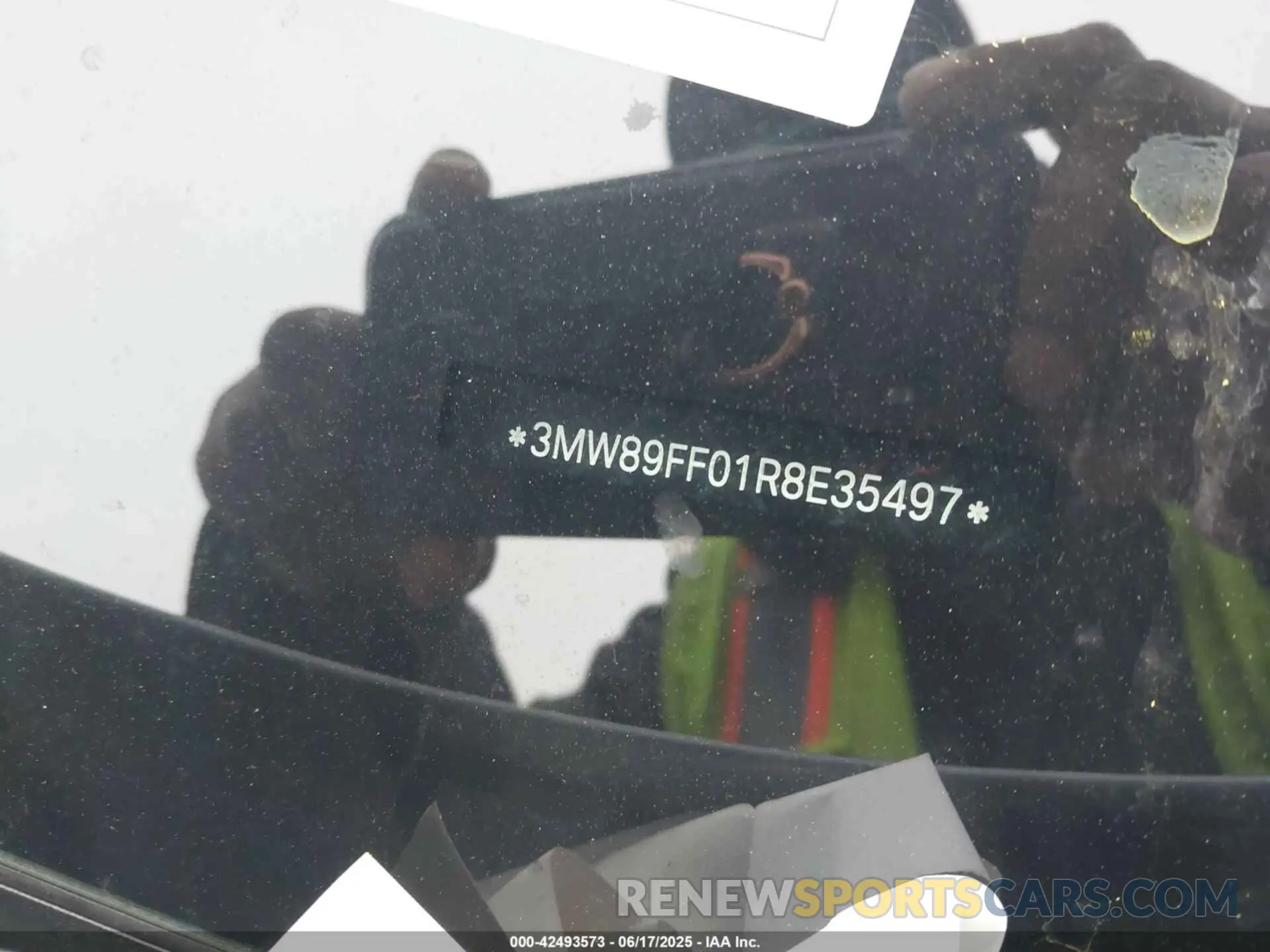 17 fotografías del automóvil dañado 3MW89FF01R8E35497 BMW 3 SERIES 2024