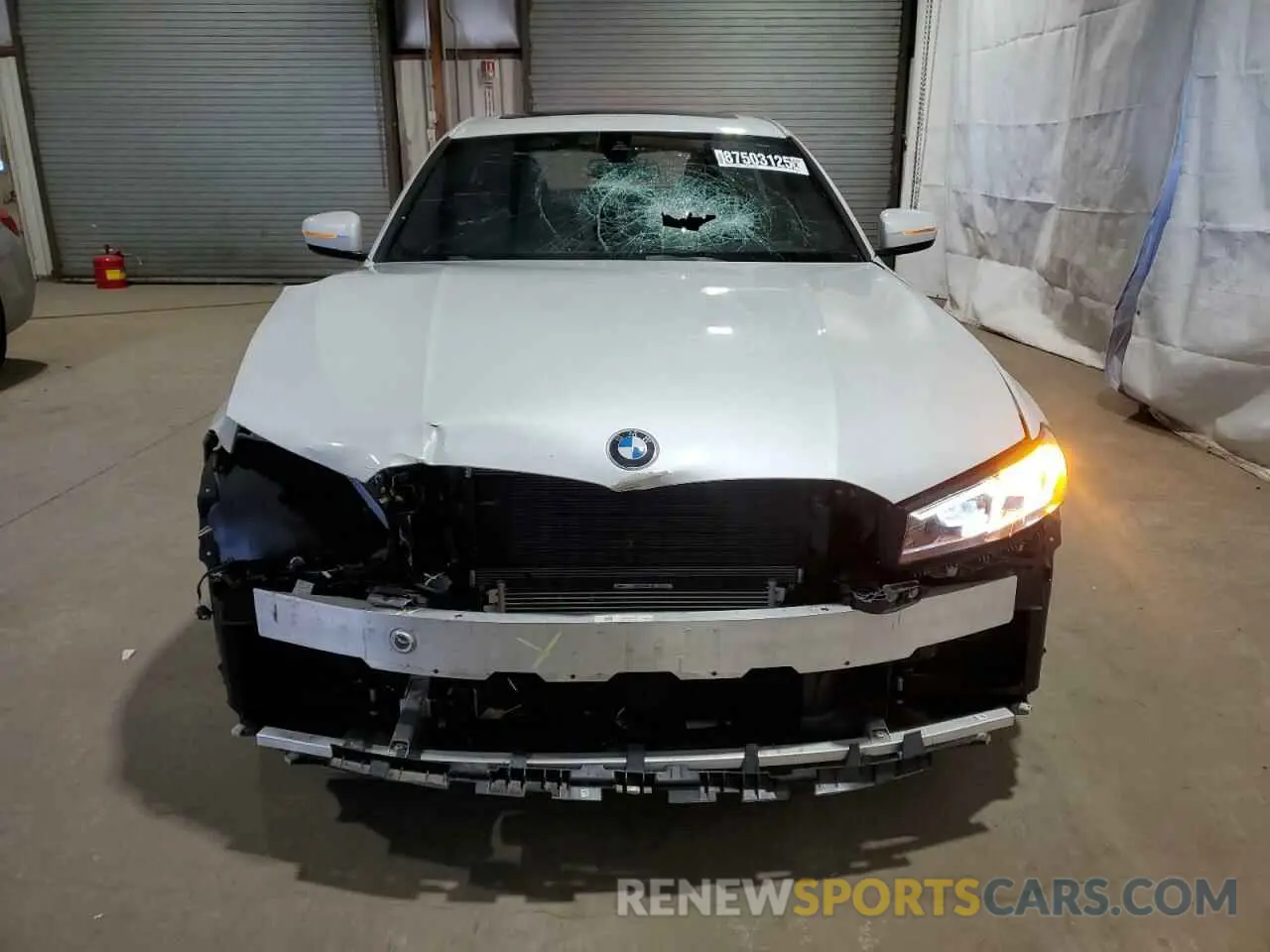 5 fotografías del automóvil dañado 3MW89FF02R8E49683 BMW 3 SERIES 2024