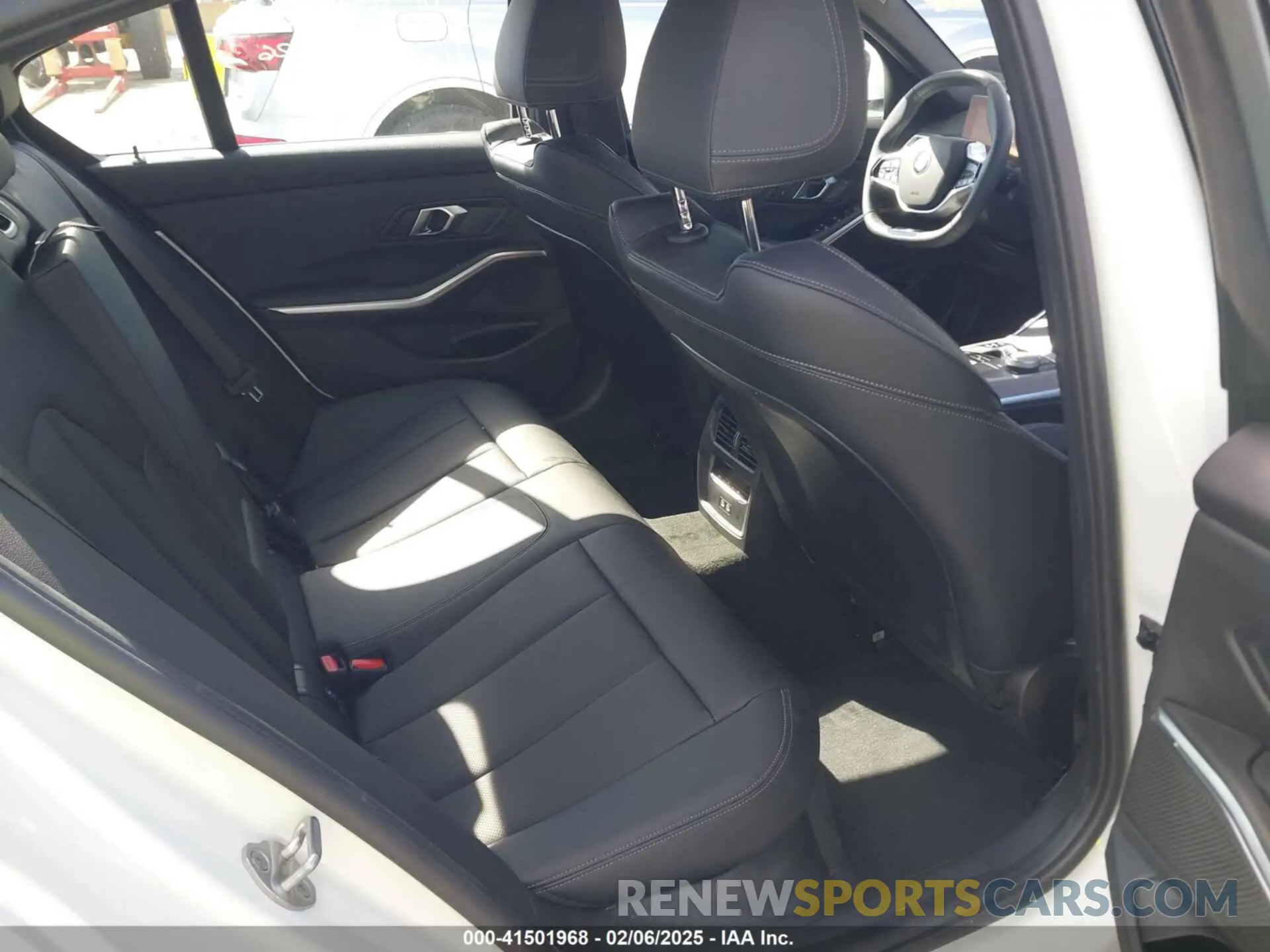 8 fotografías del automóvil dañado 3MW69CW02S8E96501 BMW 3 SERIES 2025