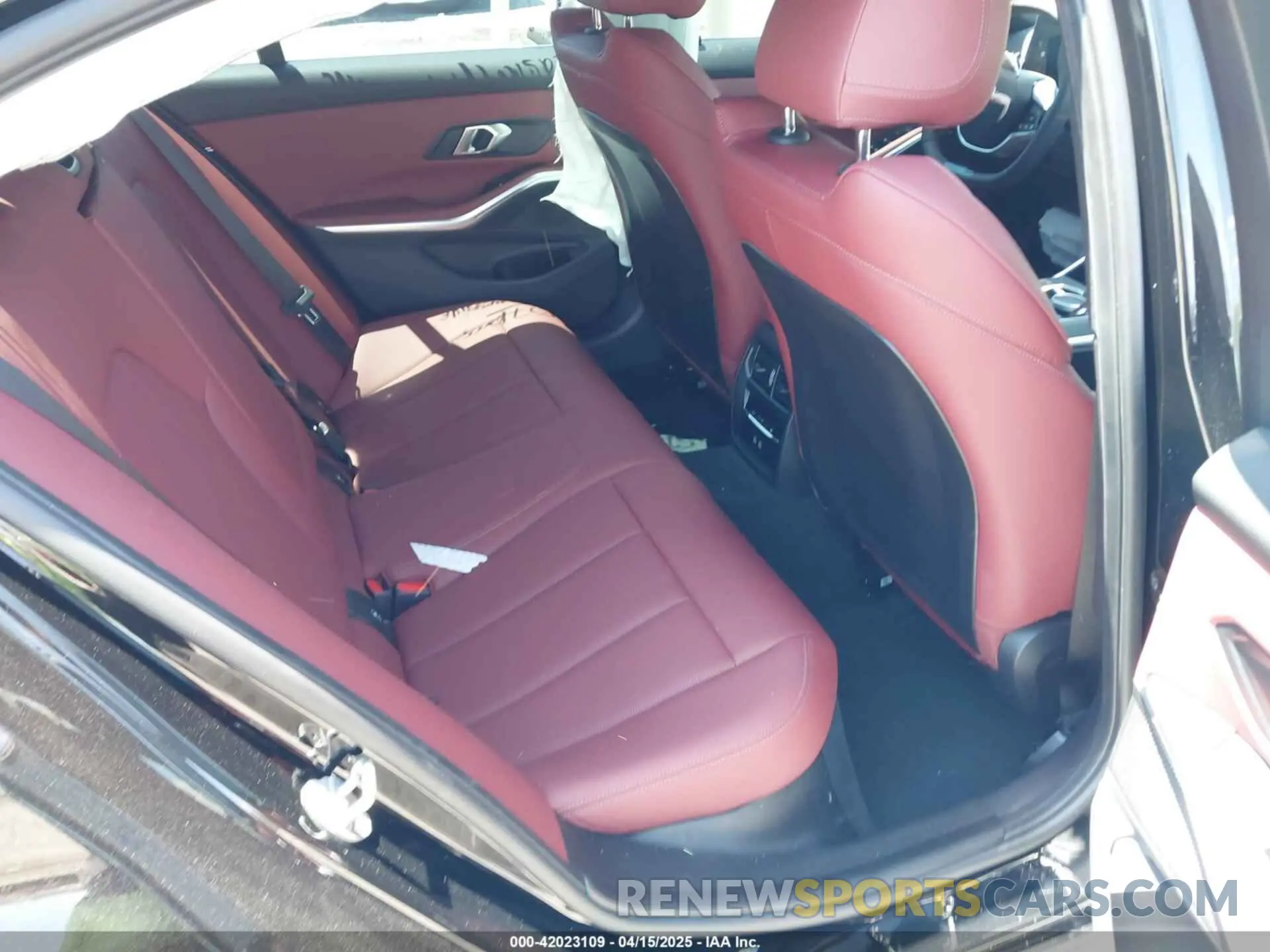 8 fotografías del automóvil dañado 3MW69CW08S8F16752 BMW 3 SERIES 2025